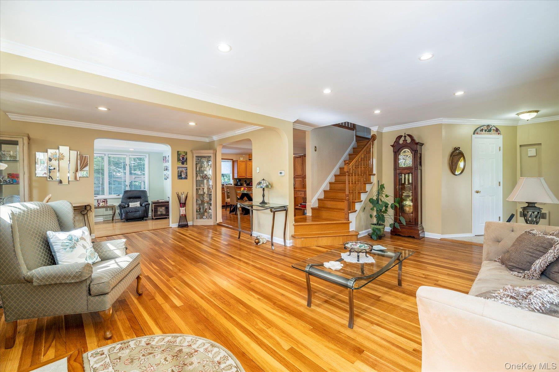 27 Coolidge Street, Malverne, NY 11565