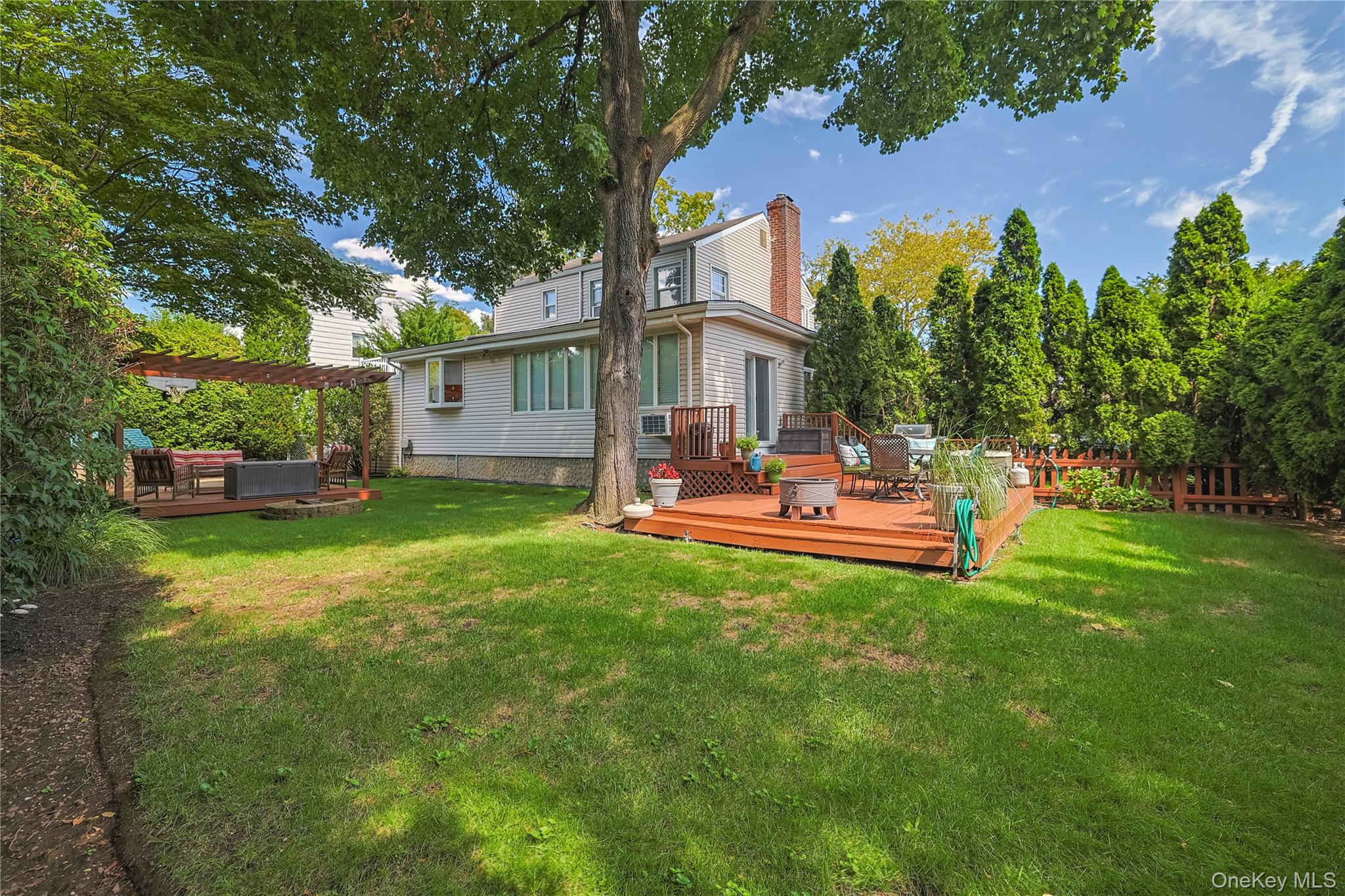 27 Coolidge Street, Malverne, NY 11565