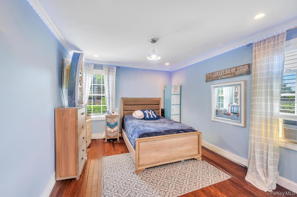 84 Superior Road, Floral Park, NY 11001