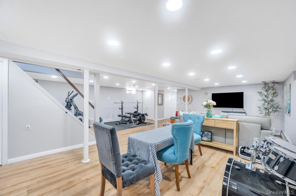 84 Superior Road, Floral Park, NY 11001