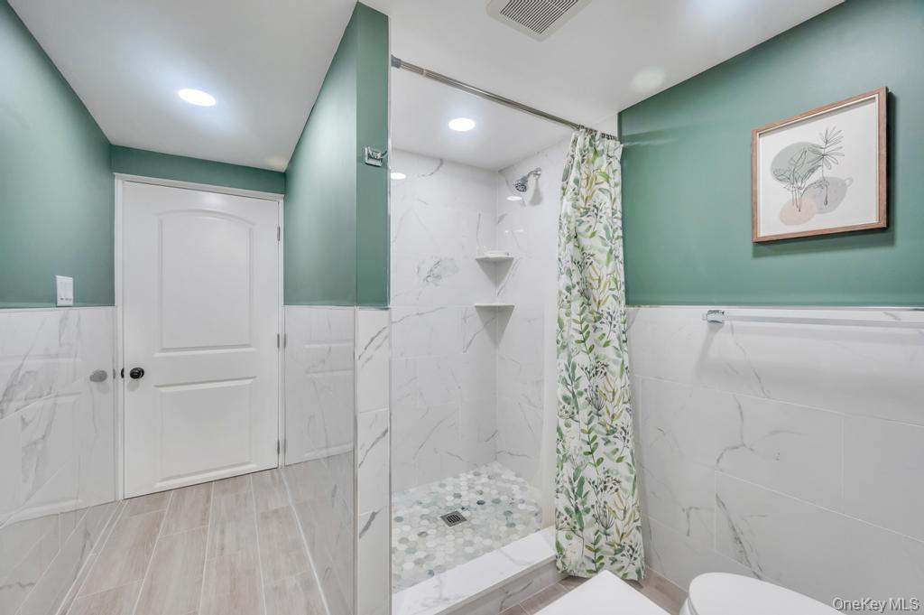 84 Superior Road, Floral Park, NY 11001