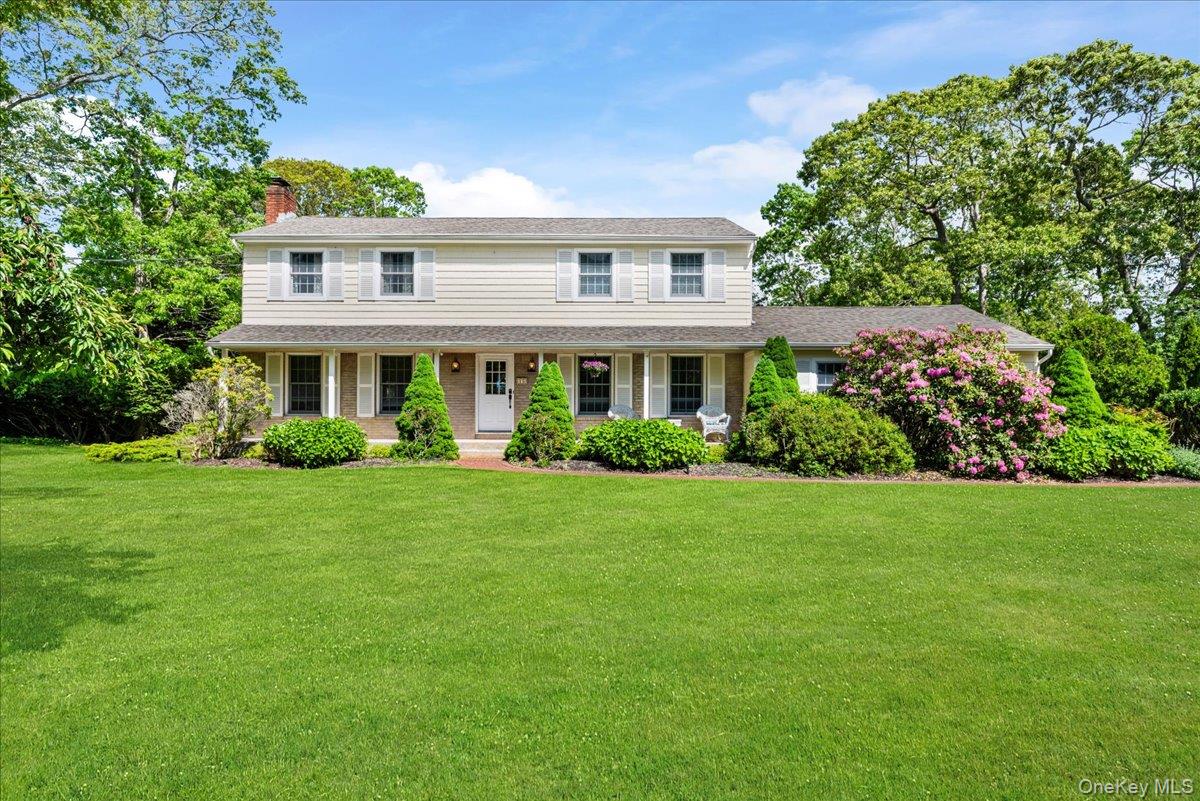 15 Oak Lane, Hampton Bays, NY 11946