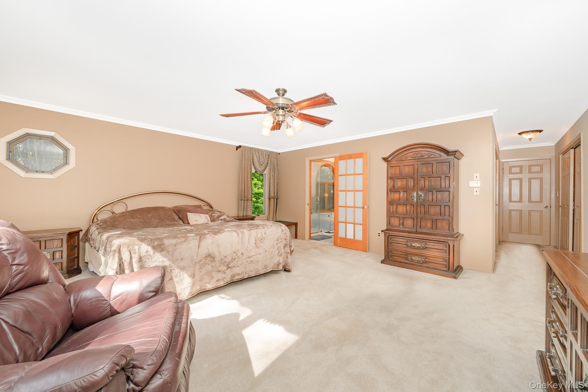 8 Sunset Lane E, Miller Place, NY 11764