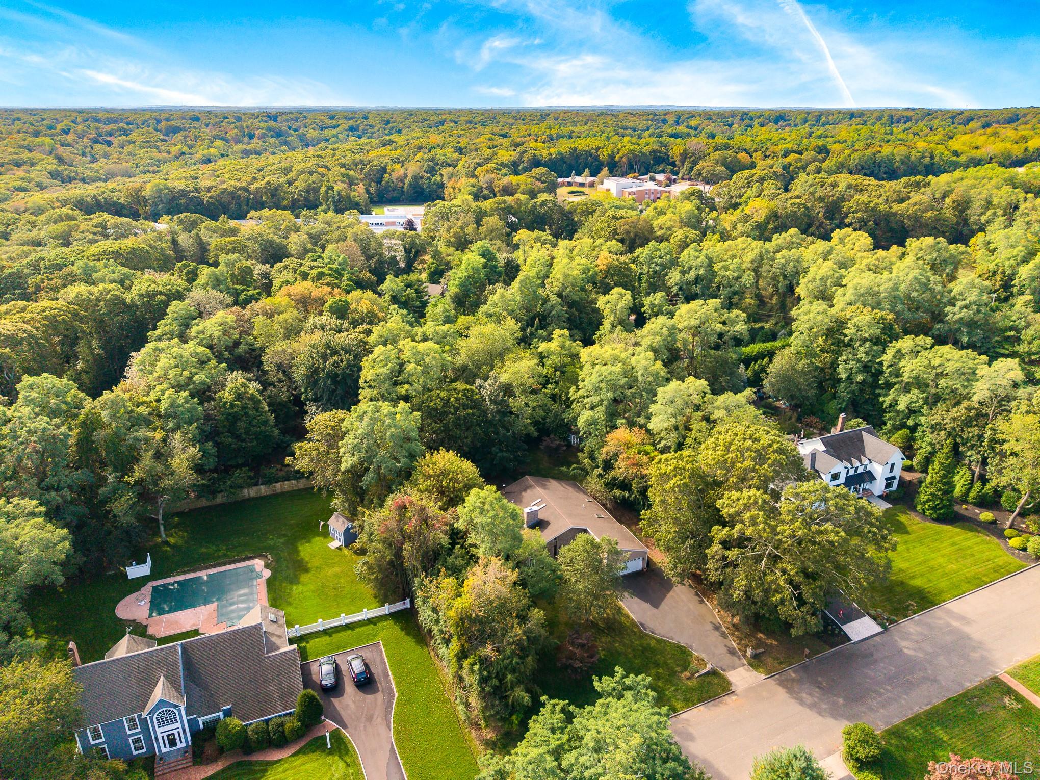 8 Sunset Lane E, Miller Place, NY 11764