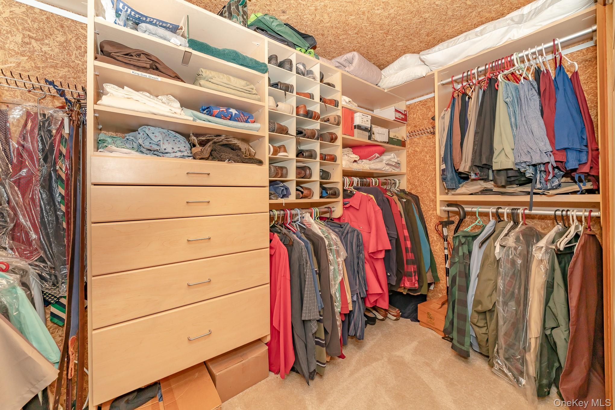 8 Sunset Lane E, Miller Place, NY 11764