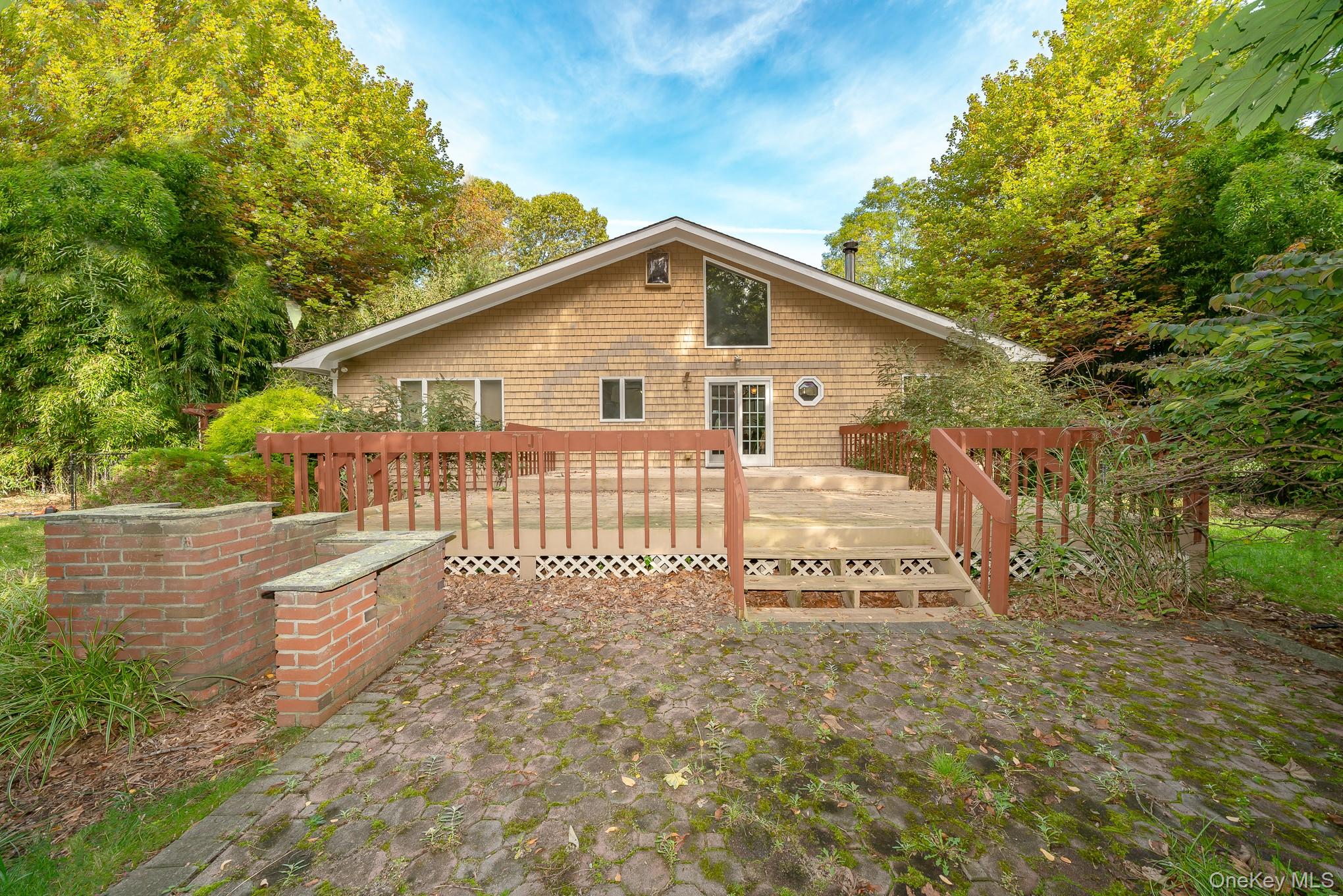 8 Sunset Lane E, Miller Place, NY 11764