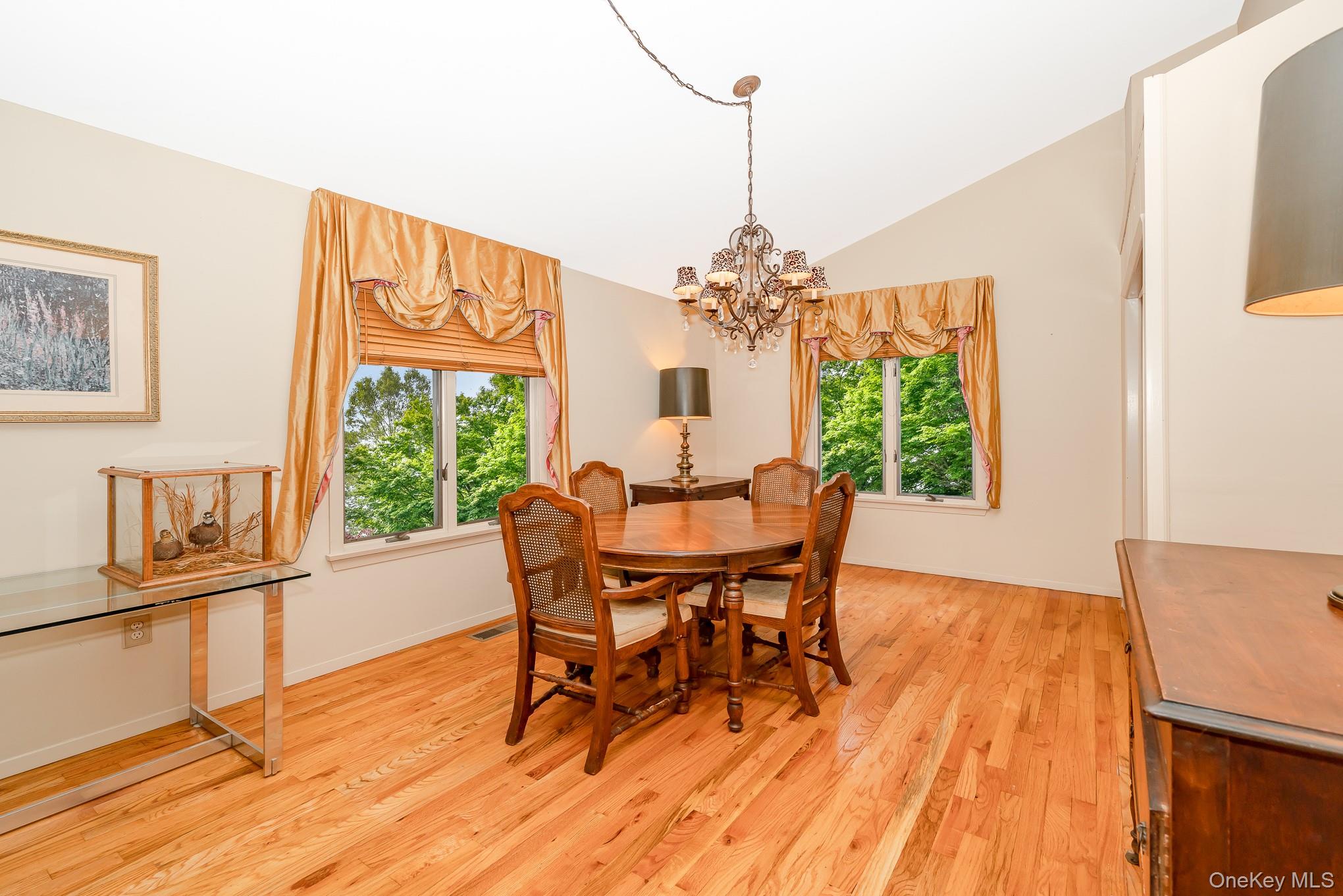 8 Sunset Lane E, Miller Place, NY 11764