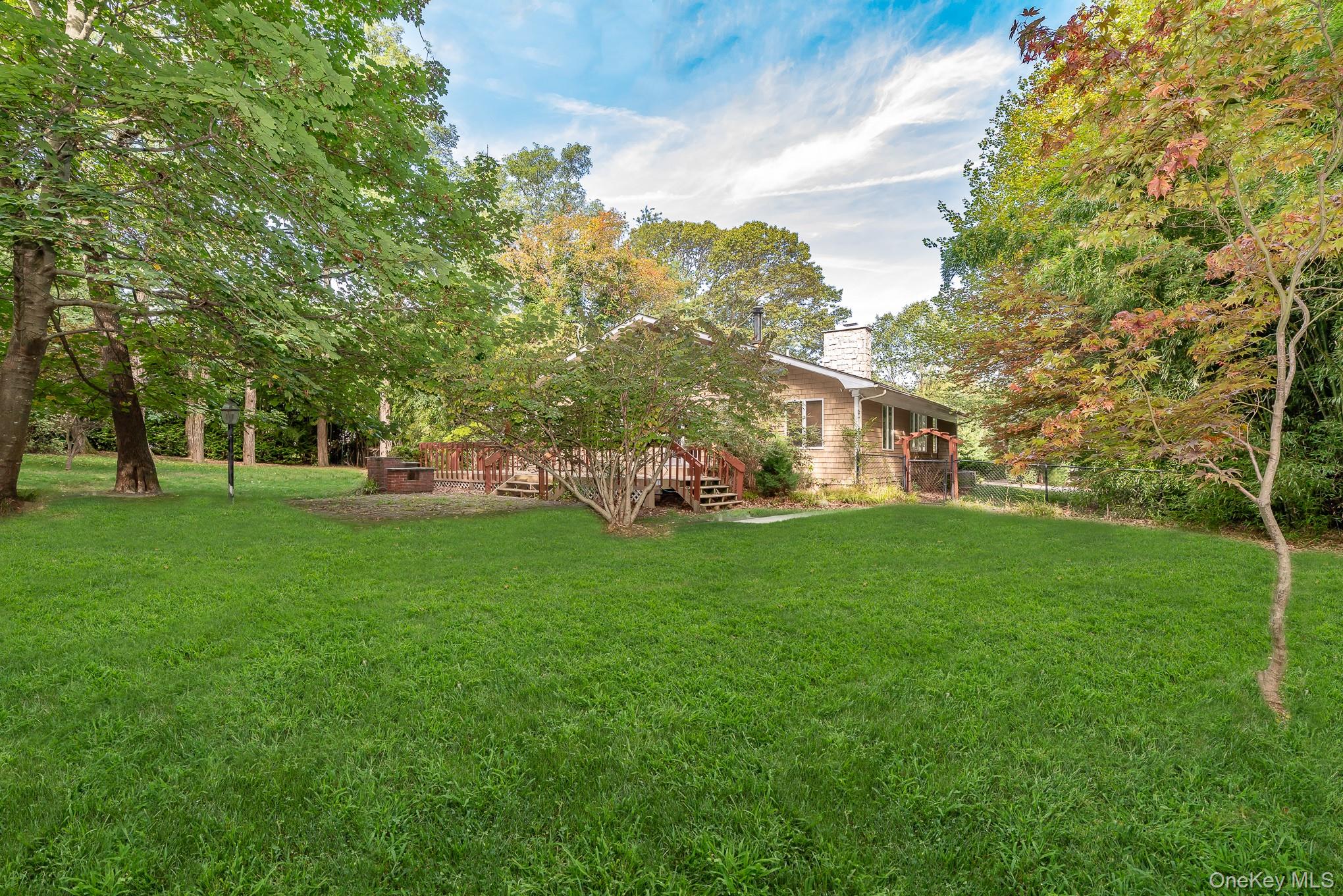 8 Sunset Lane E, Miller Place, NY 11764