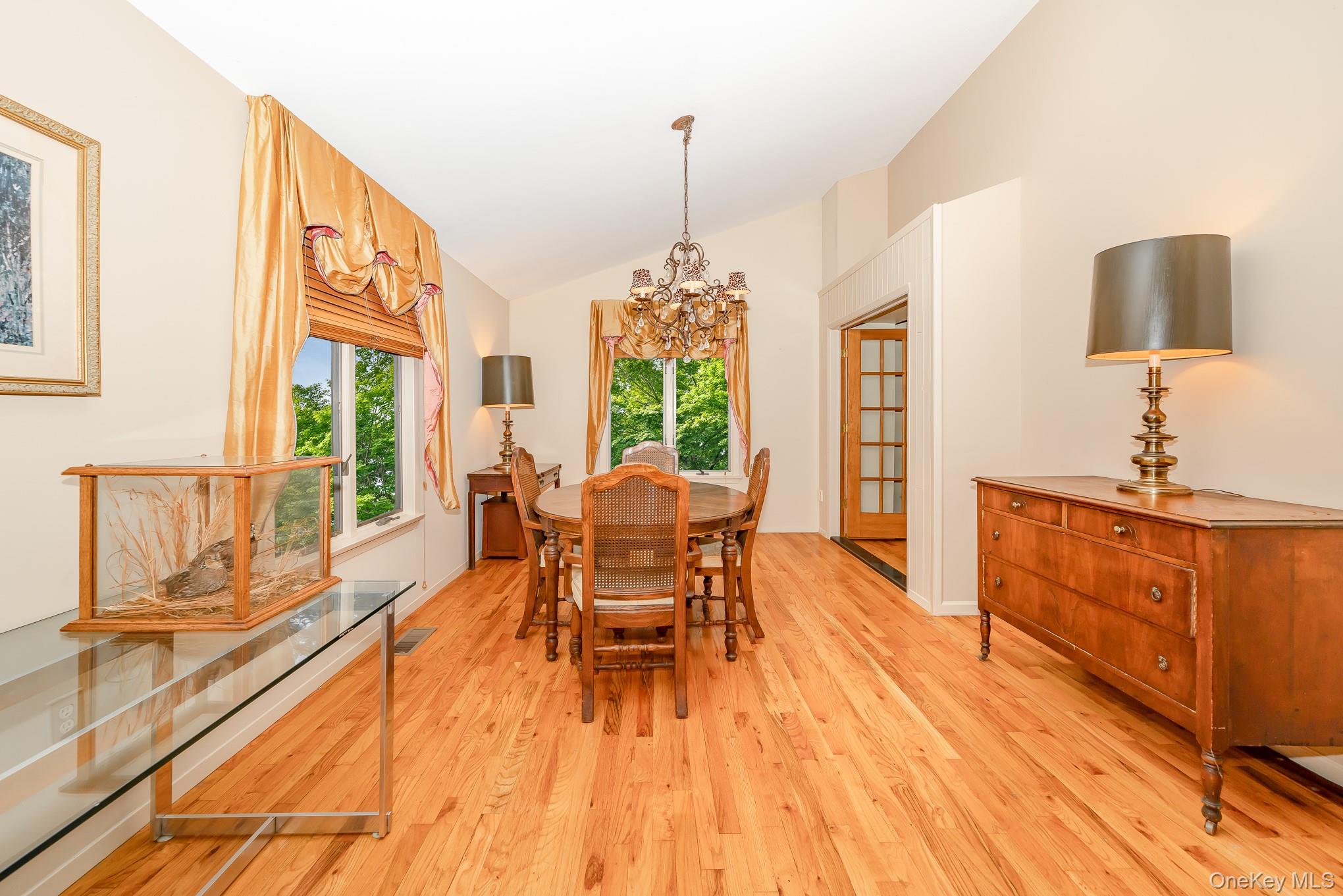 8 Sunset Lane E, Miller Place, NY 11764