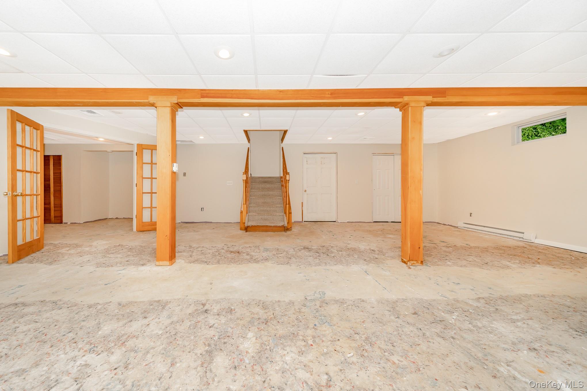 8 Sunset Lane E, Miller Place, NY 11764