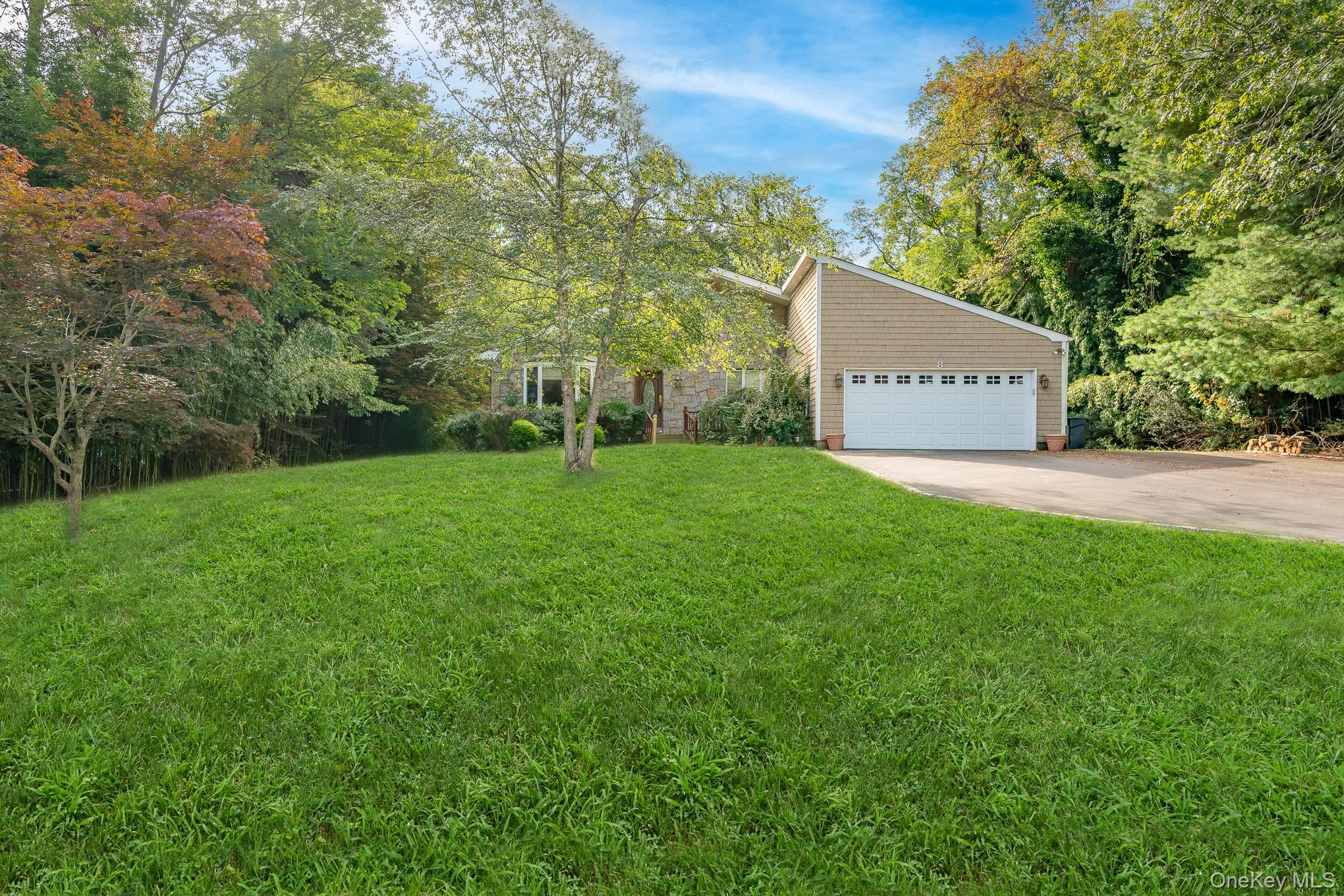 8 Sunset Lane E, Miller Place, NY 11764