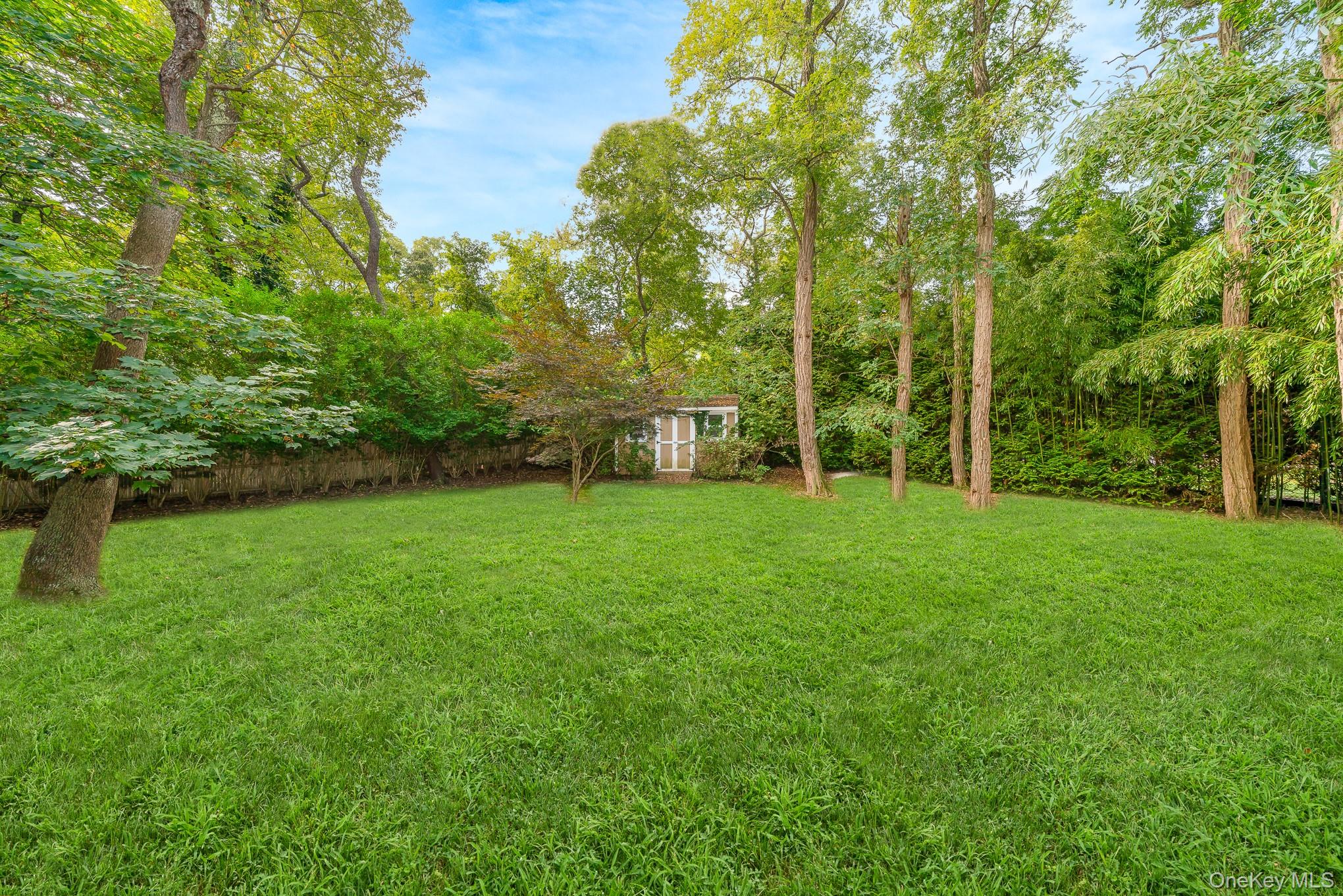 8 Sunset Lane E, Miller Place, NY 11764