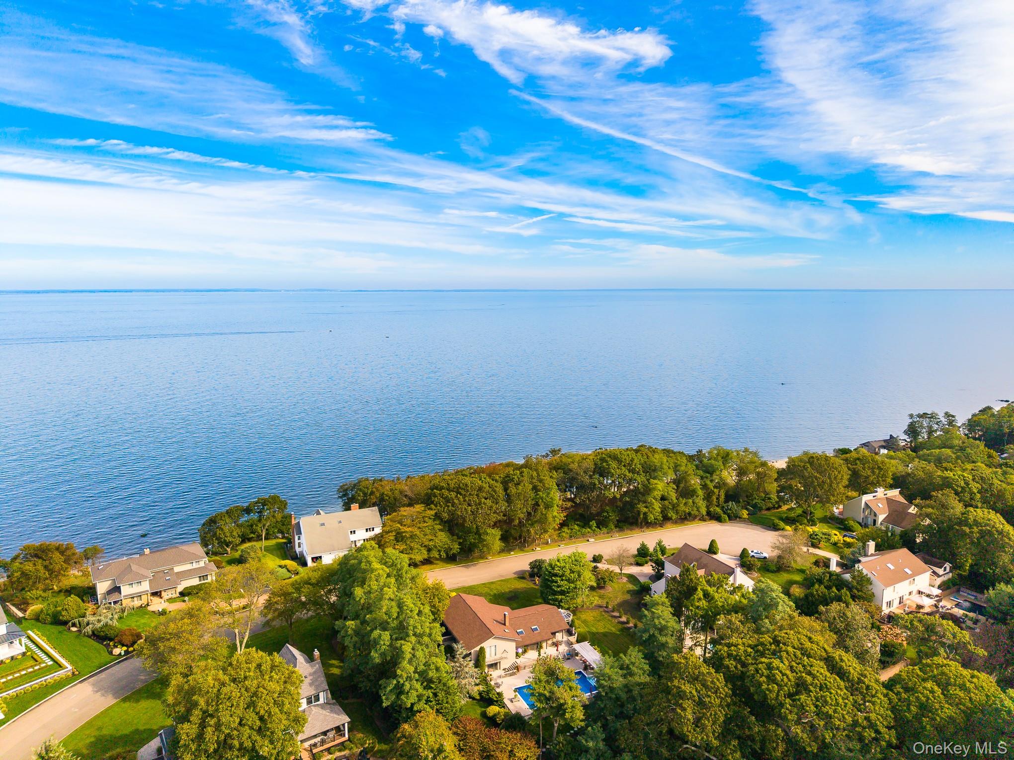 8 Sunset Lane E, Miller Place, NY 11764