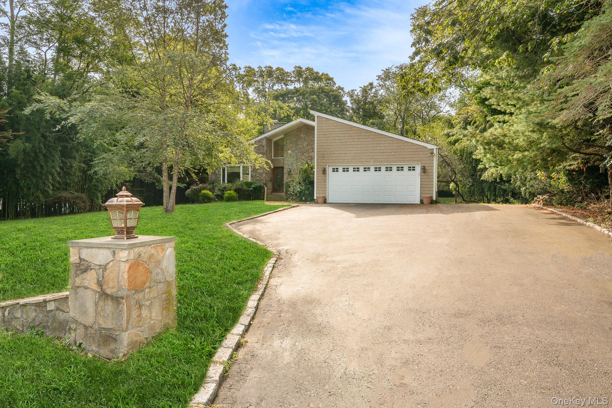 8 Sunset Lane E, Miller Place, NY 11764