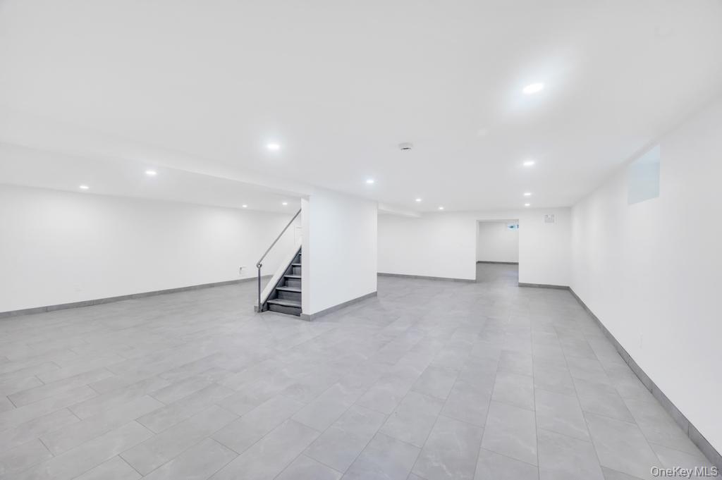 4 Cosgrove Drive, Glen Cove, NY 11542