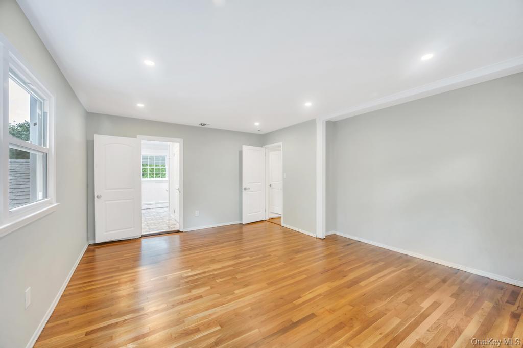 4 Cosgrove Drive, Glen Cove, NY 11542