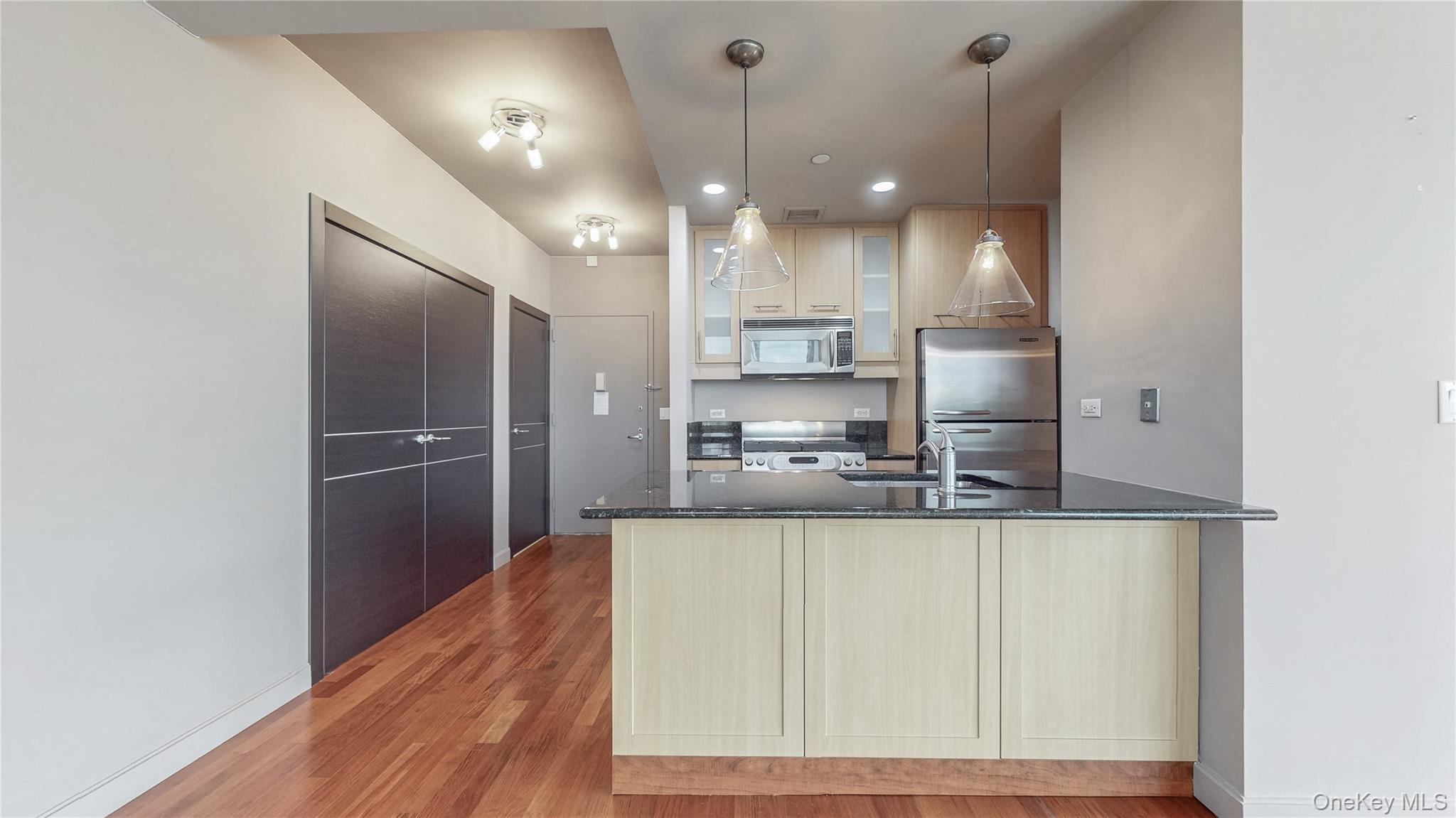 10724 71st Road # 7E, Forest Hills, NY 11375