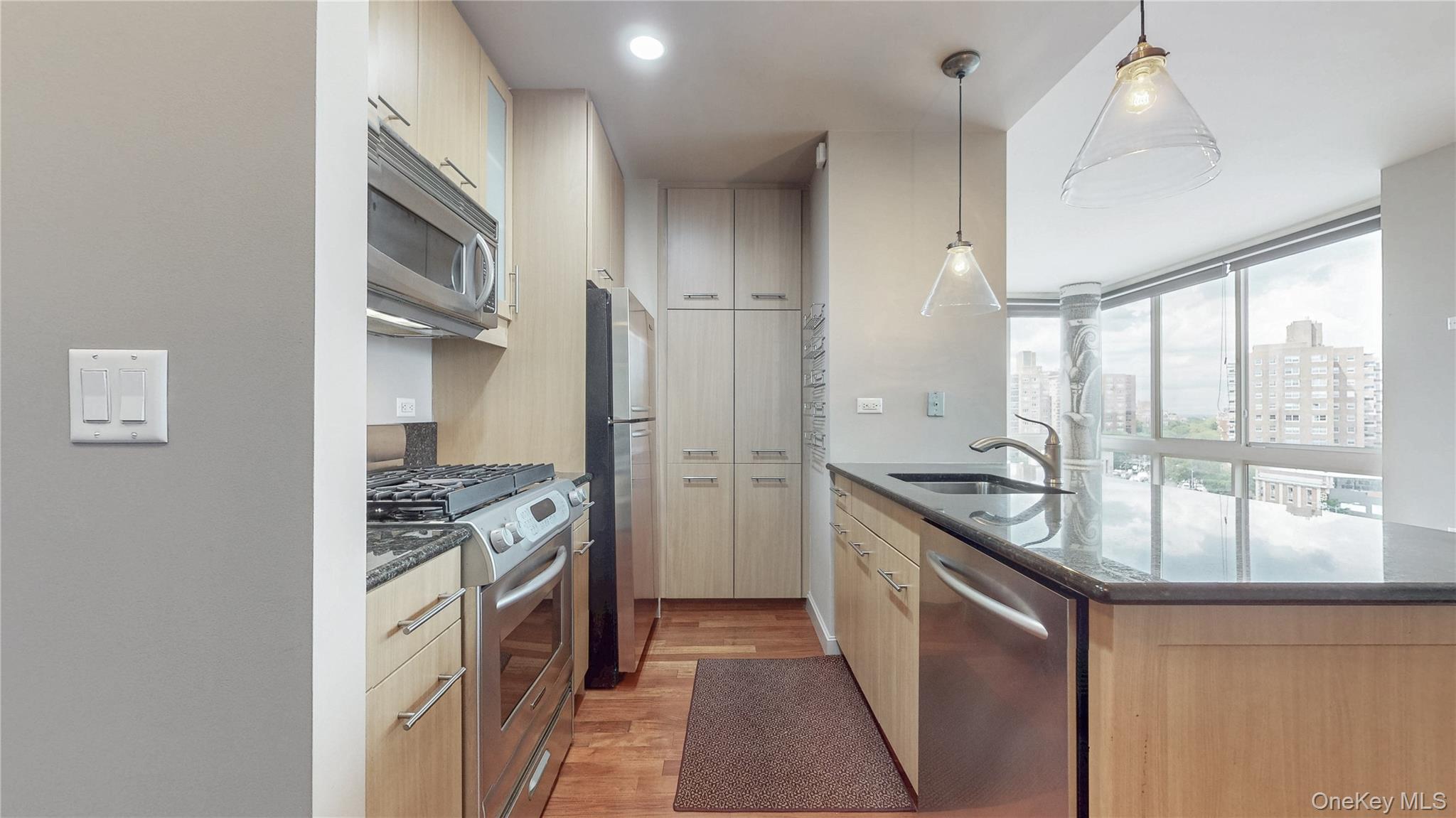 10724 71st Road # 7E, Forest Hills, NY 11375