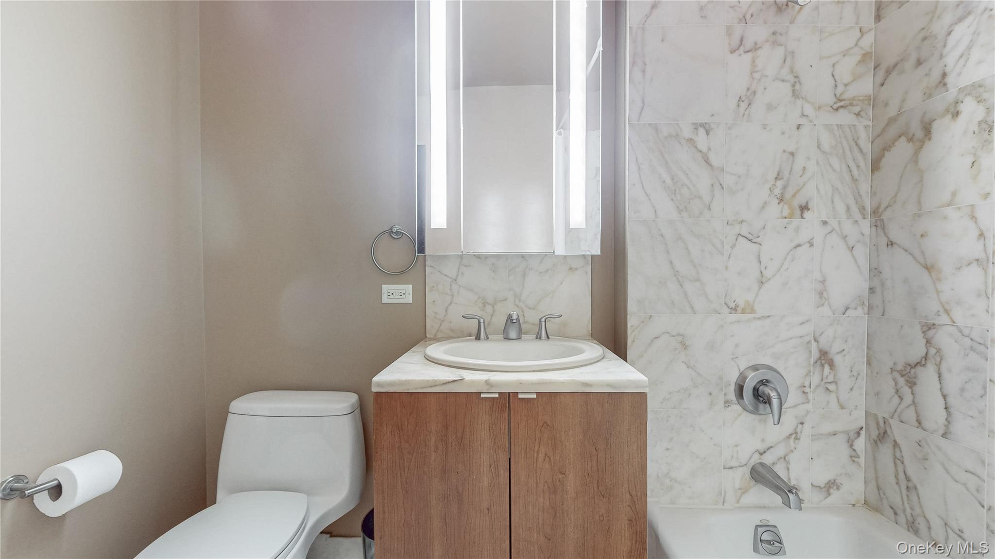 10724 71st Road # 7E, Forest Hills, NY 11375