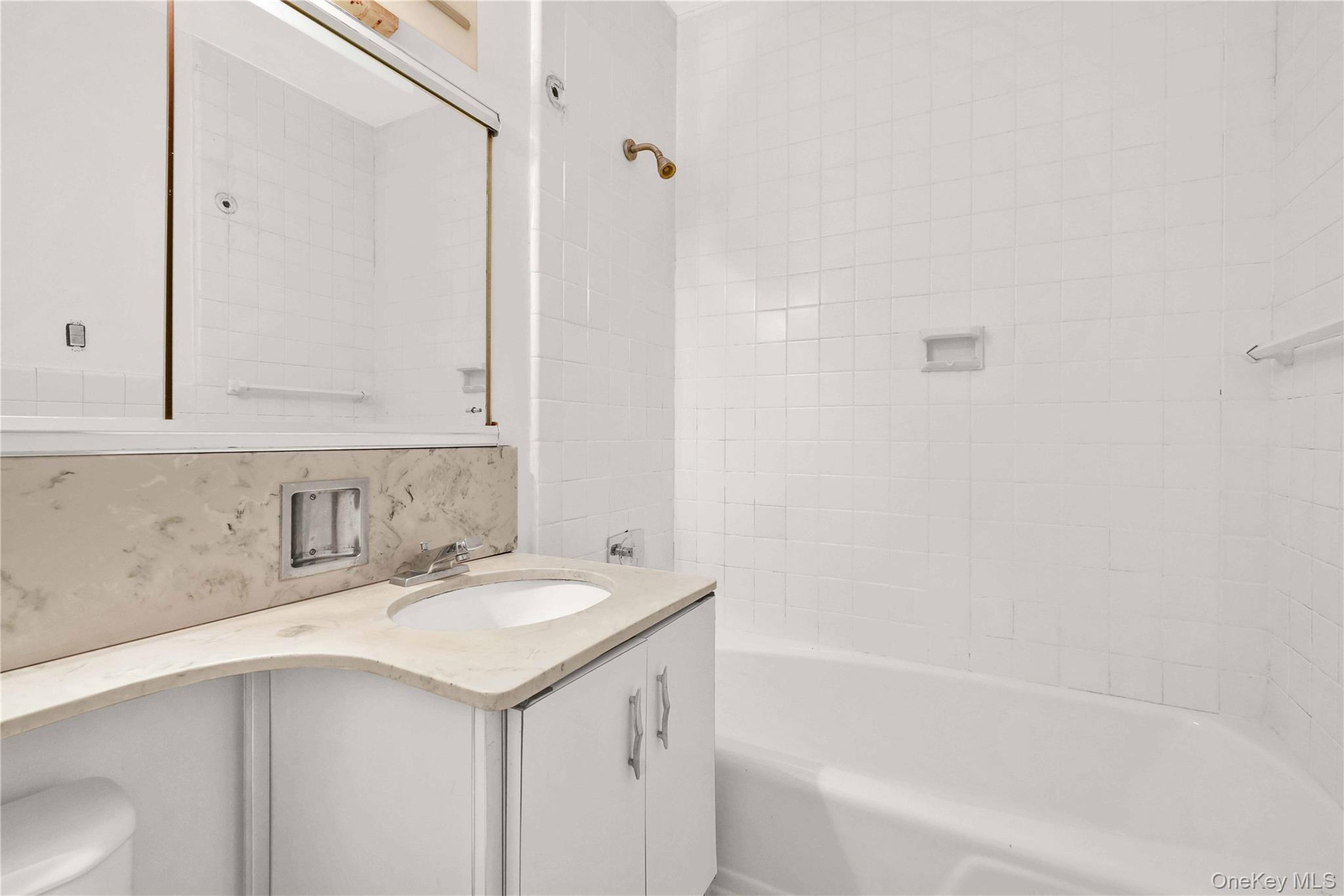 20 E 9th Street # 14O, New York (Manhattan), NY 10003