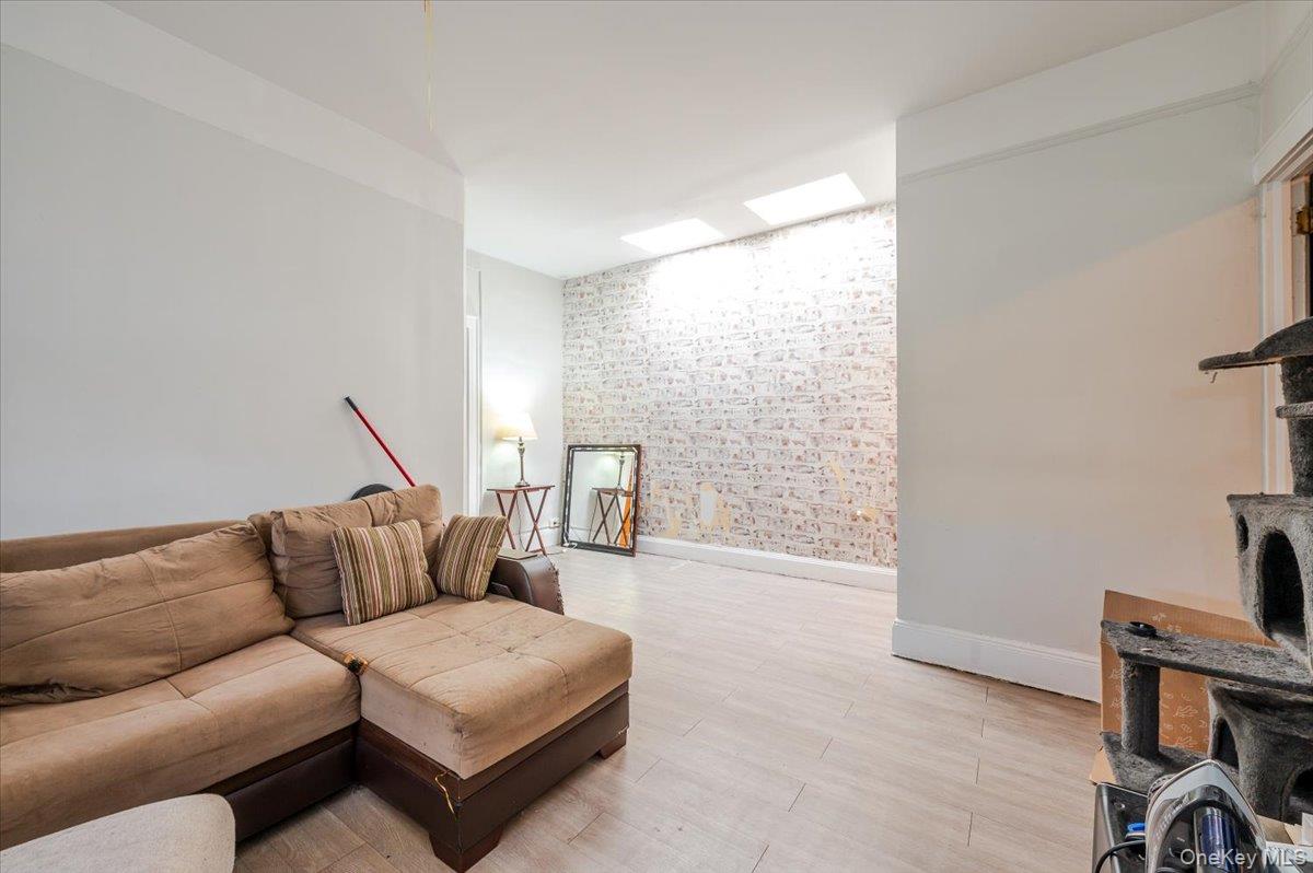 3031 Coddington Avenue, Bronx, NY 10461