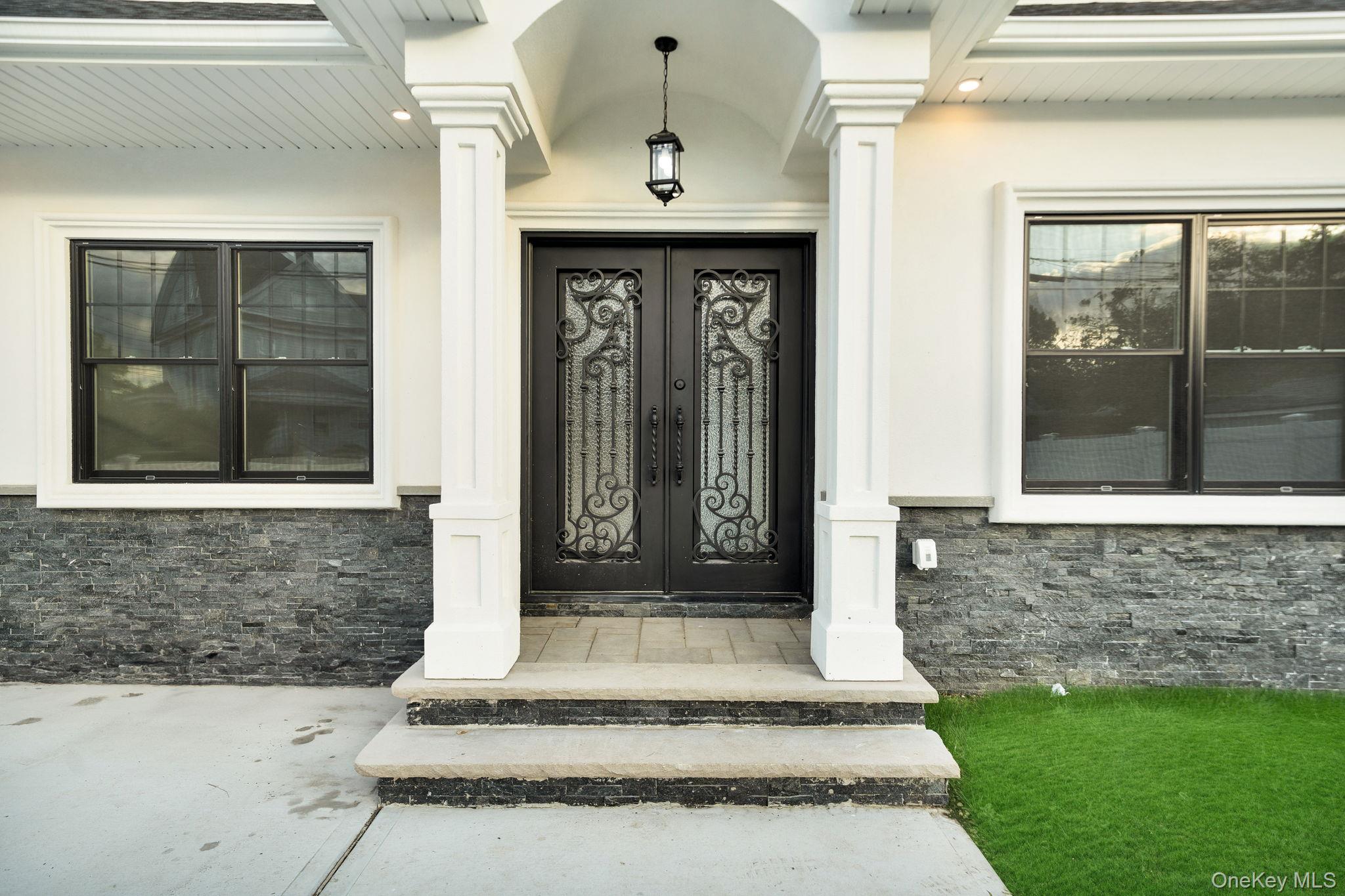 69 E. Cherry Street, Hicksville, NY 11801