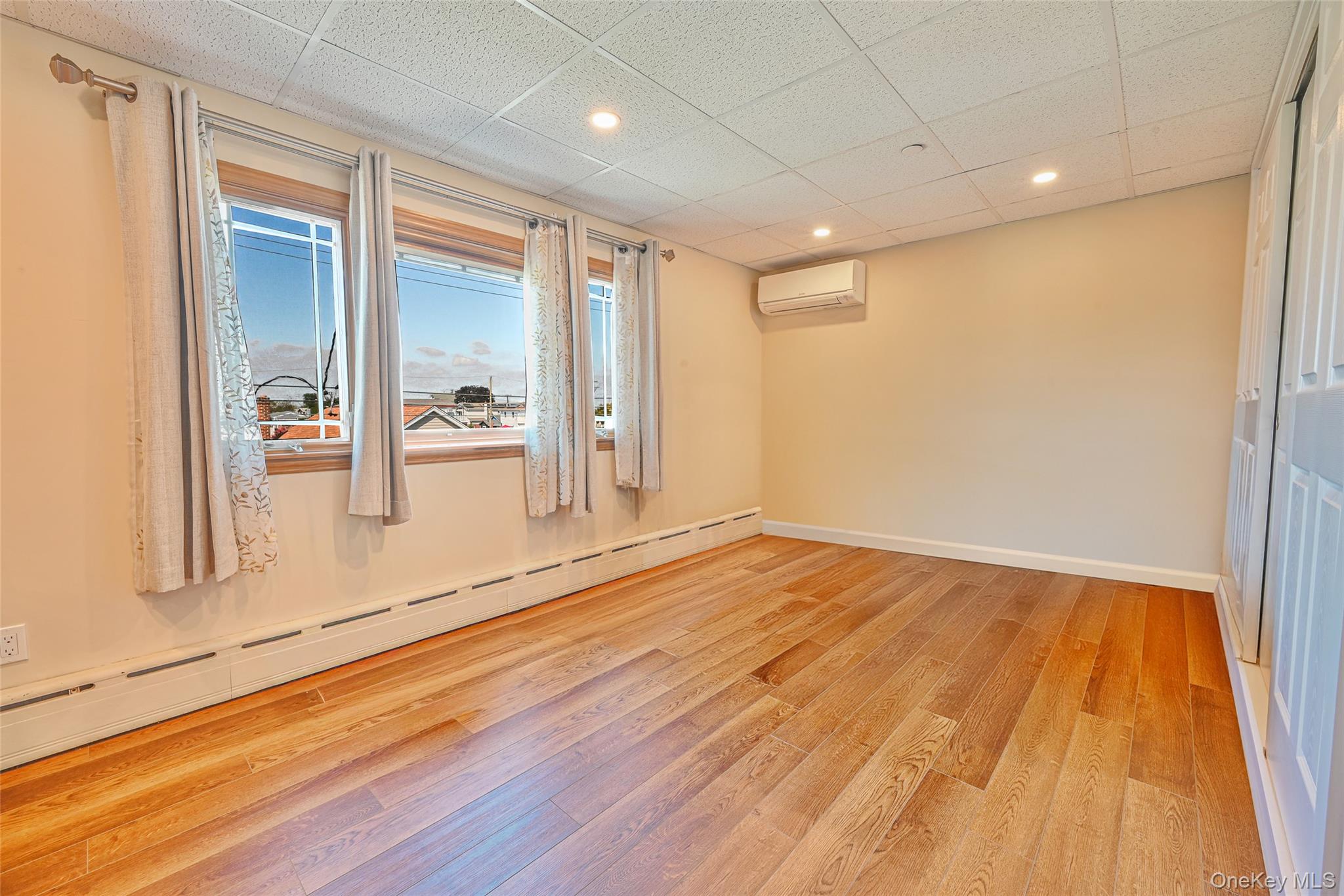 20 W 18th Road, Broad Channel, NY 11693