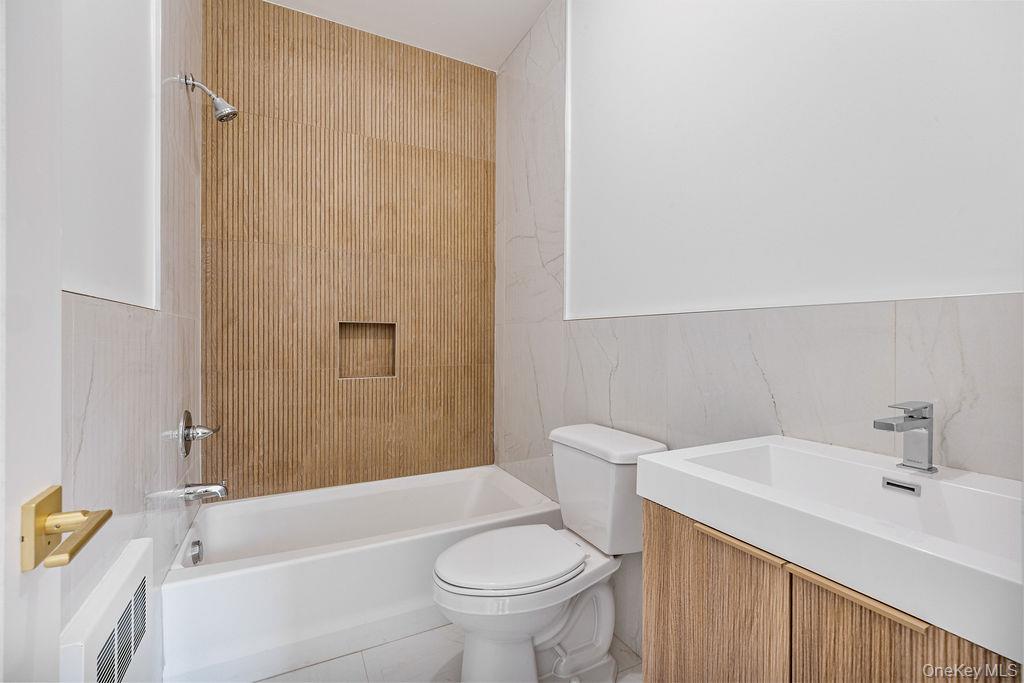 40 Singer Avenue # 201, Spring Valley, NY 10977