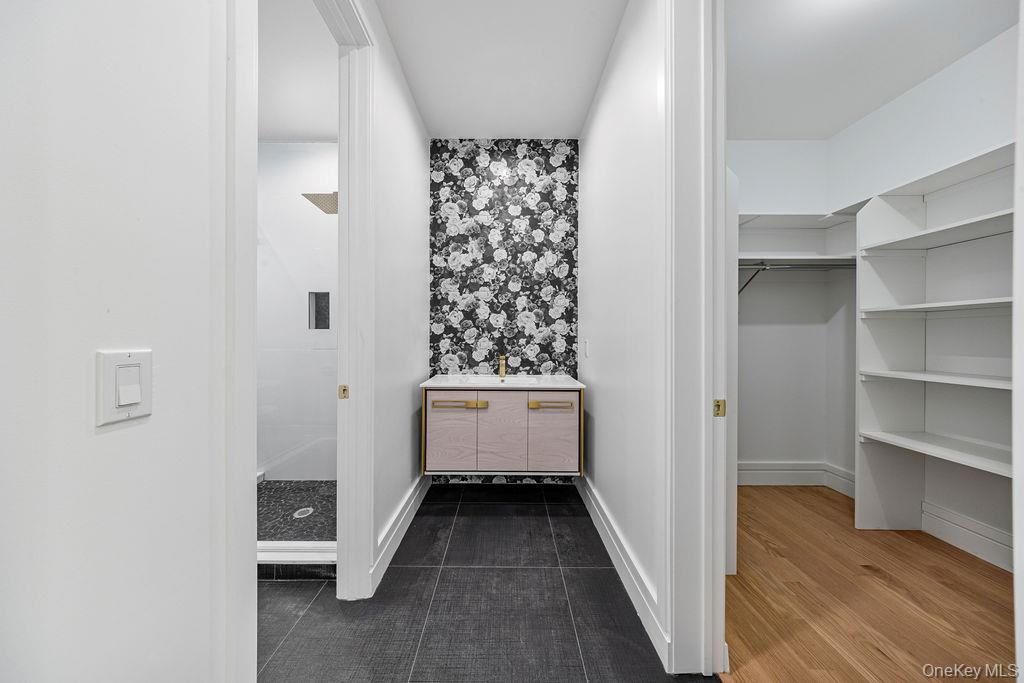 40 Singer Avenue # 201, Spring Valley, NY 10977