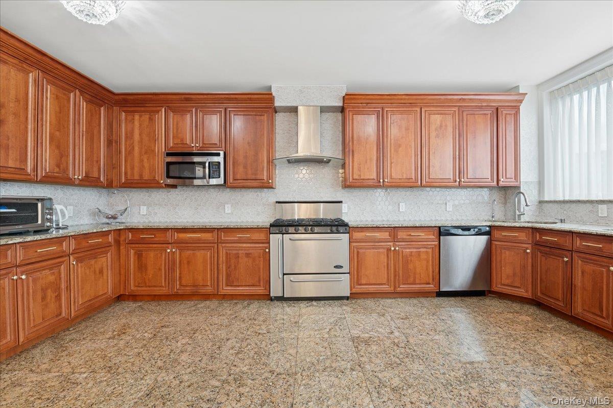 99-31 66 Avenue # 7B, Rego Park, NY 11374