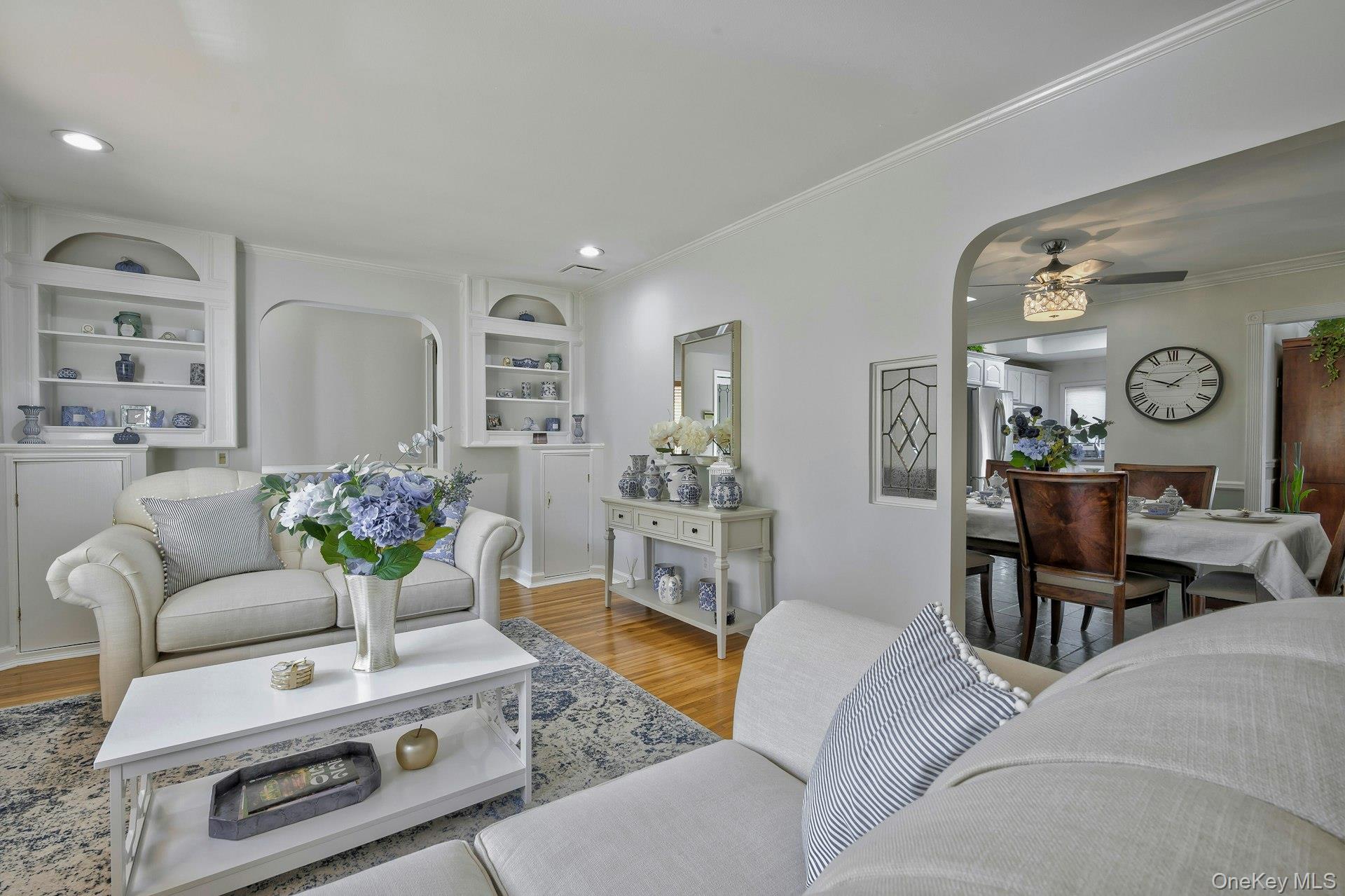 17 Hill Road, Farmingdale, NY 11735