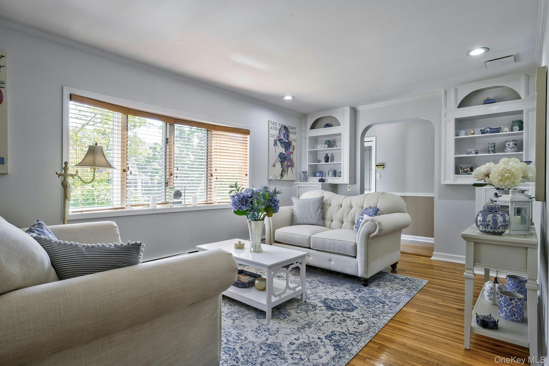 17 Hill Road, Farmingdale, NY 11735