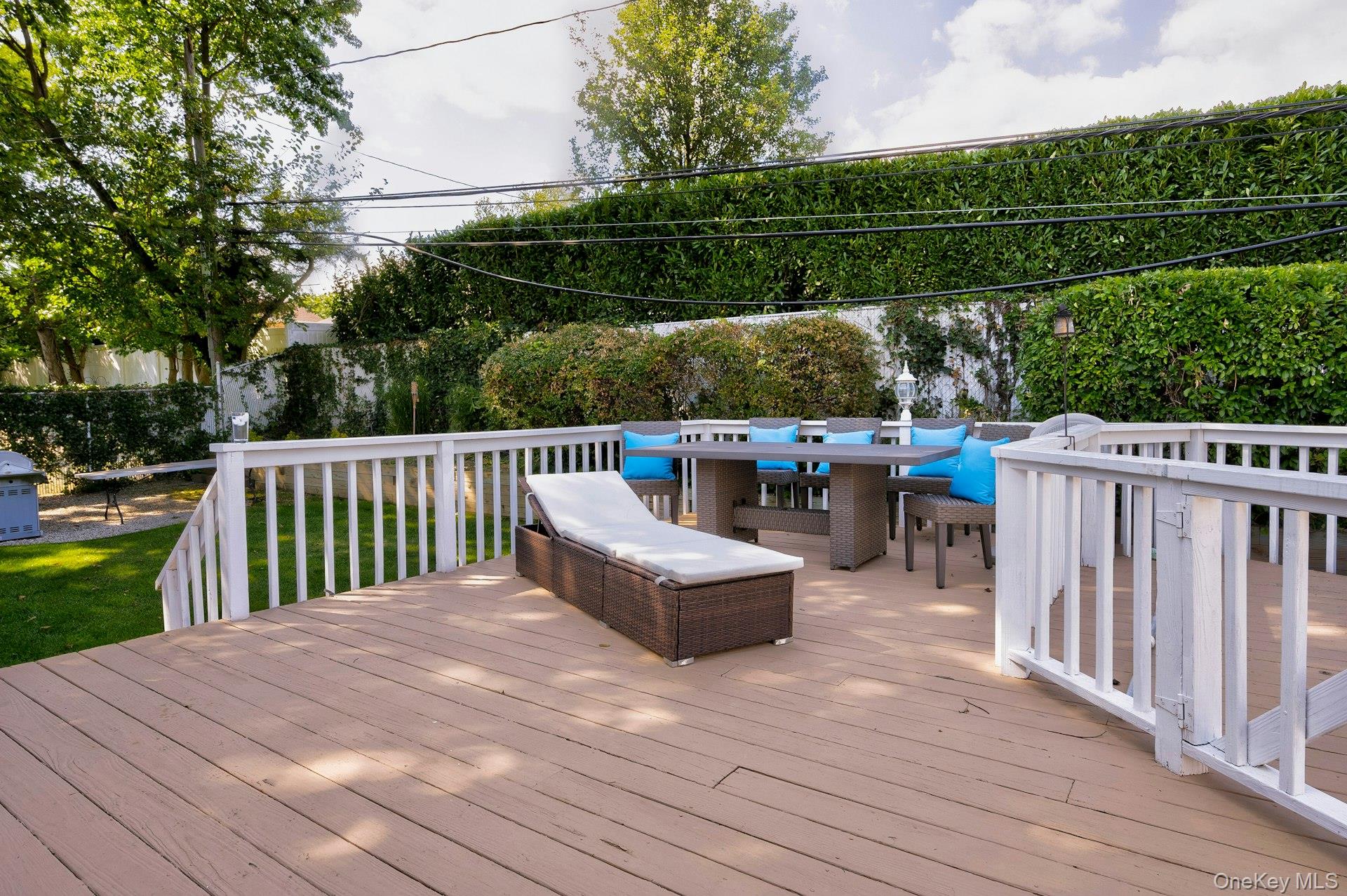 17 Hill Road, Farmingdale, NY 11735