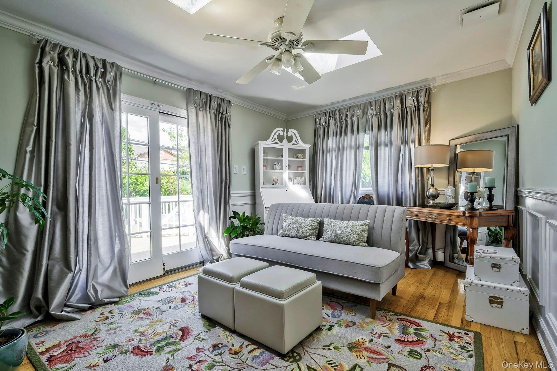 17 Hill Road, Farmingdale, NY 11735