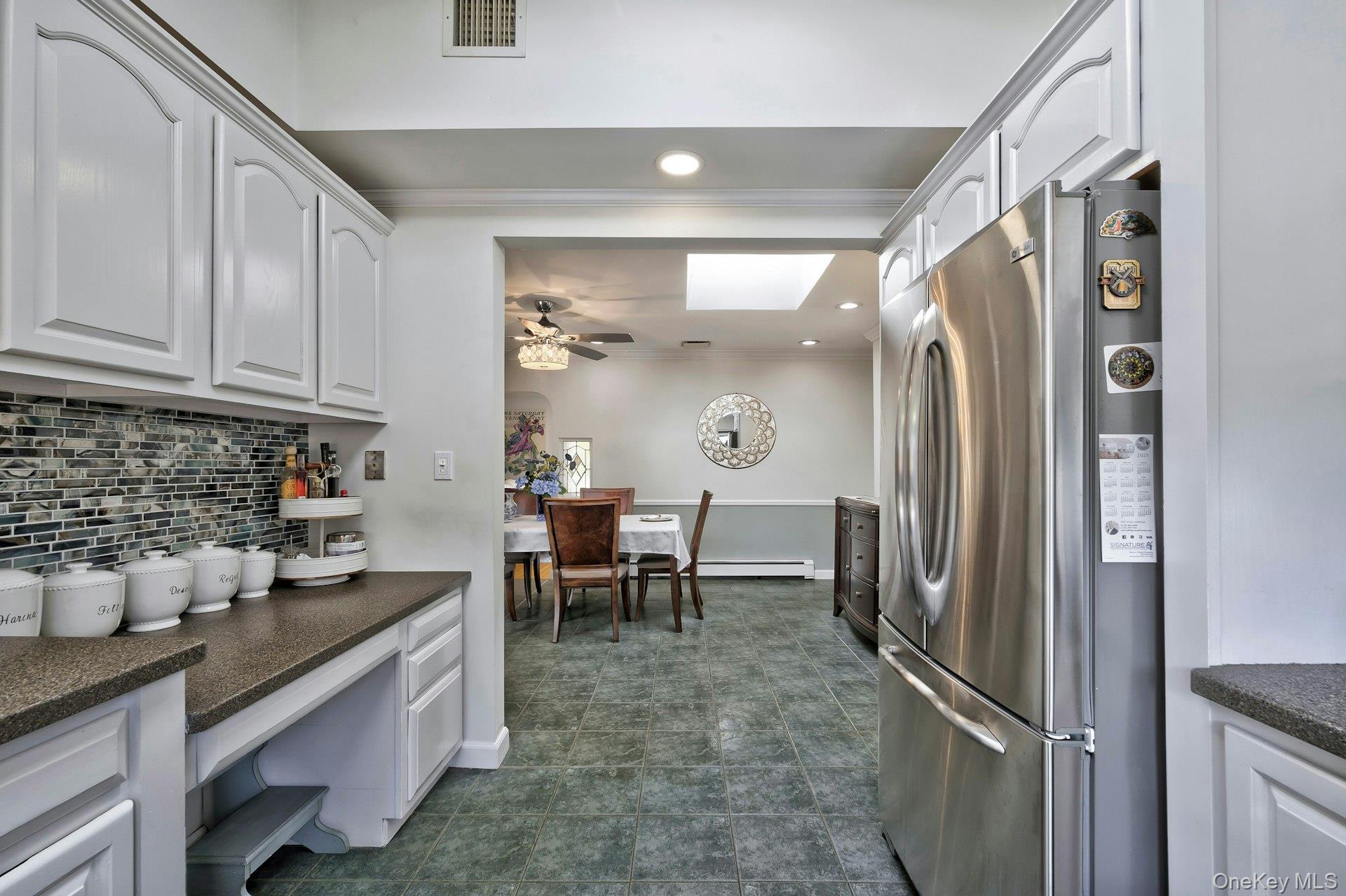 17 Hill Road, Farmingdale, NY 11735