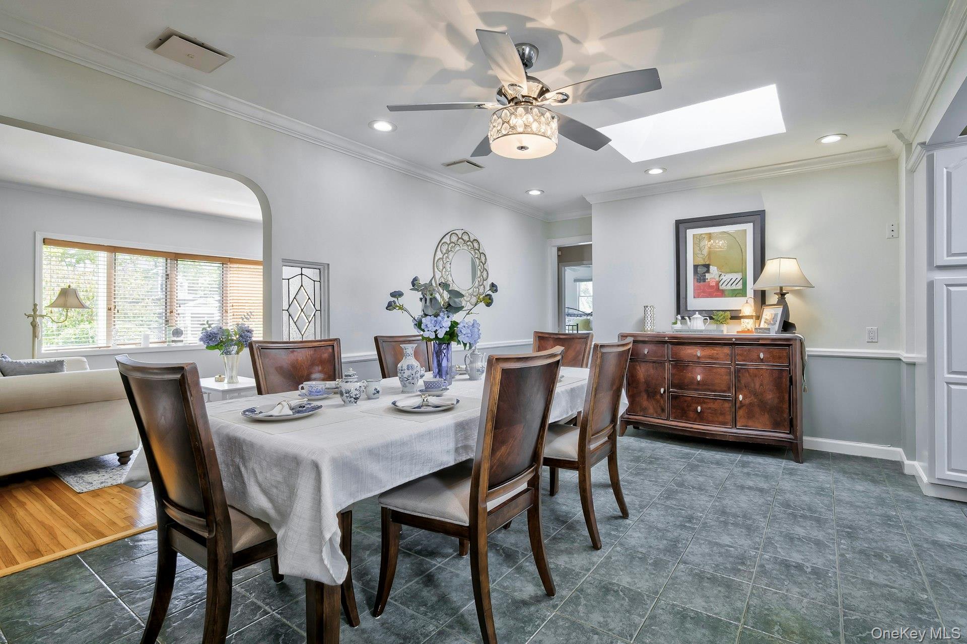 17 Hill Road, Farmingdale, NY 11735