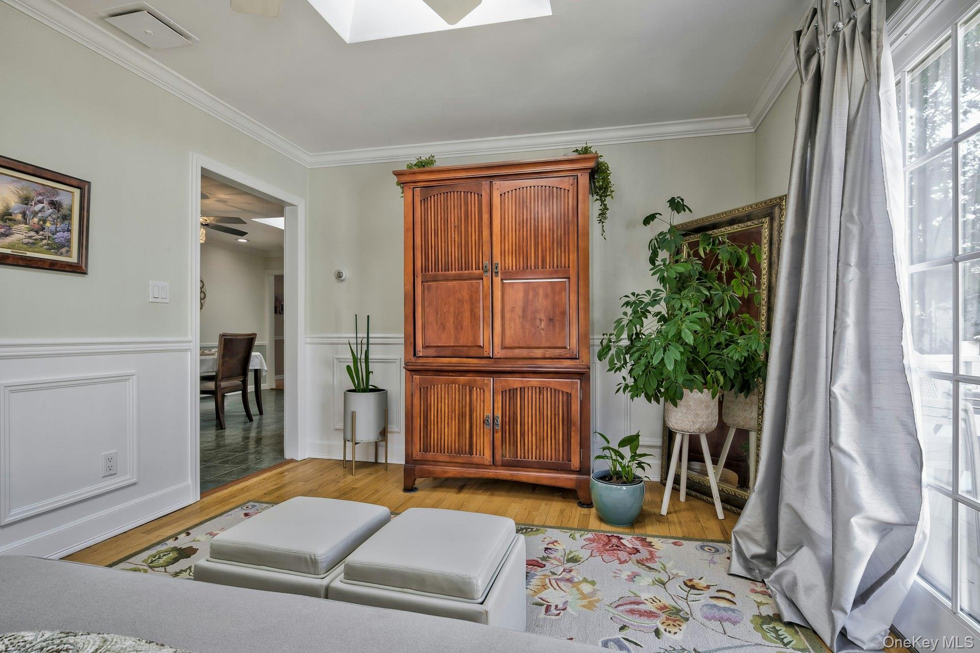 17 Hill Road, Farmingdale, NY 11735