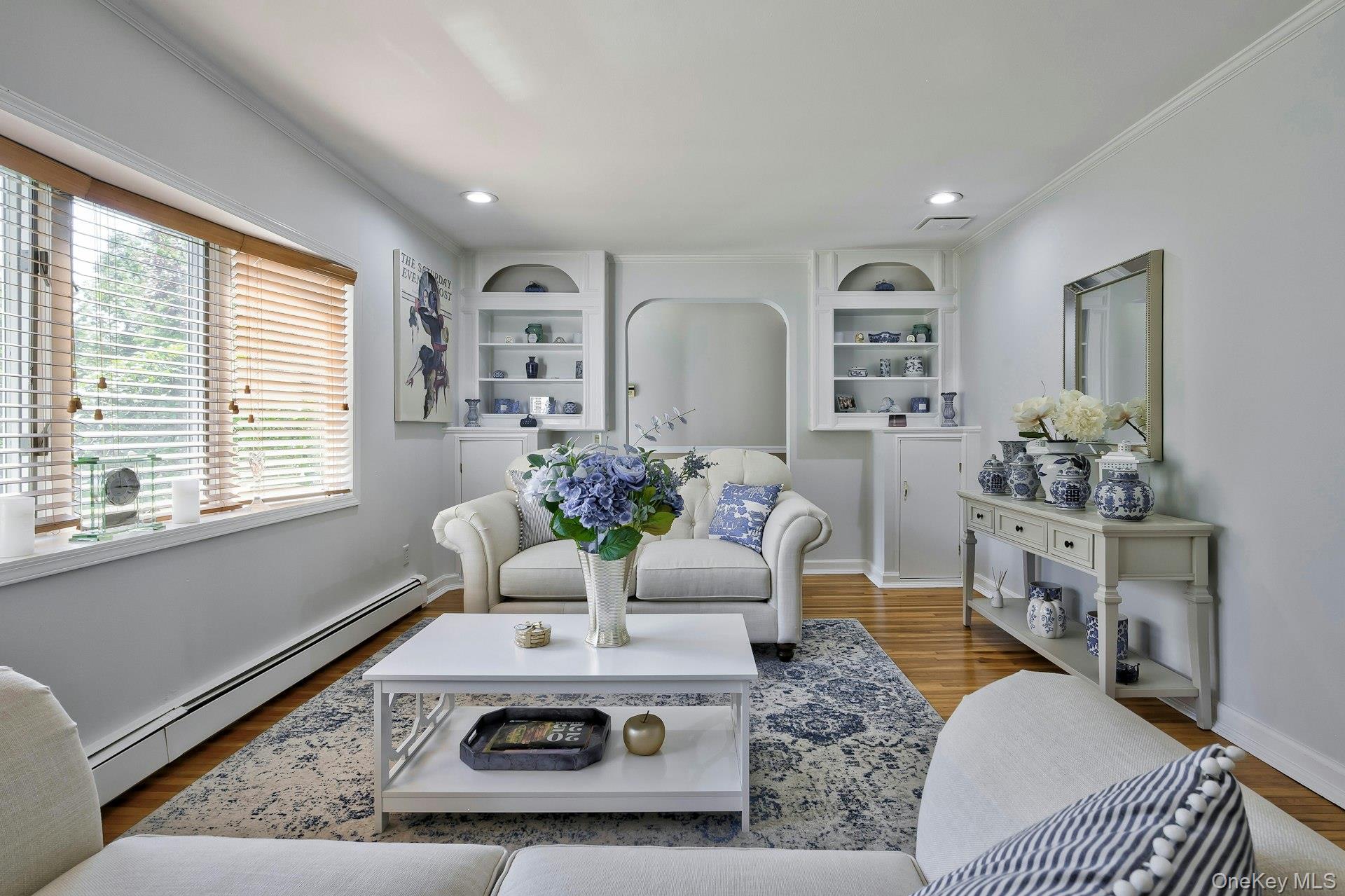 17 Hill Road, Farmingdale, NY 11735