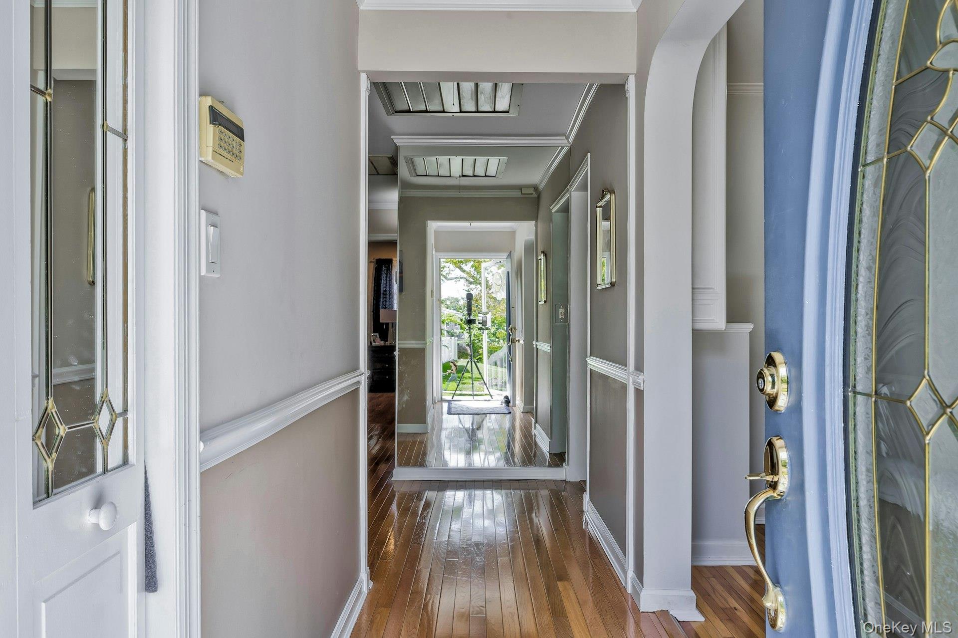 17 Hill Road, Farmingdale, NY 11735