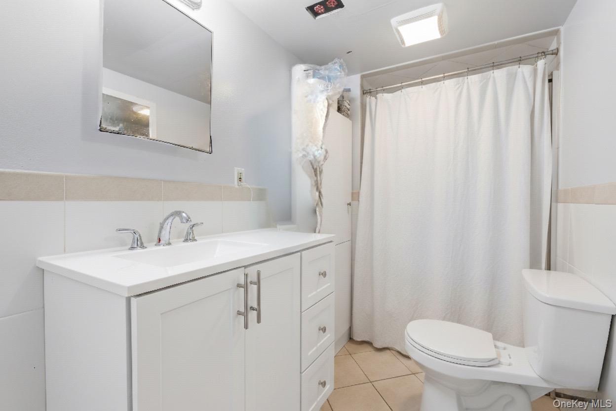 18 halsey Street, Freeport, NY 11520