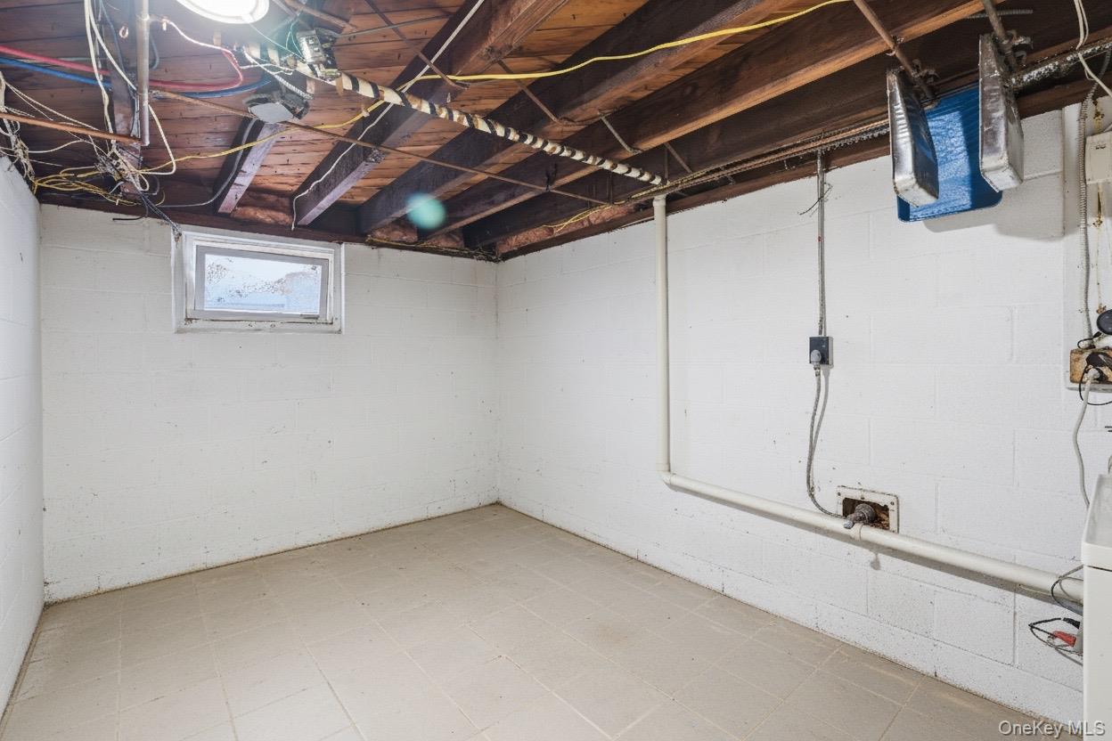 18 halsey Street, Freeport, NY 11520