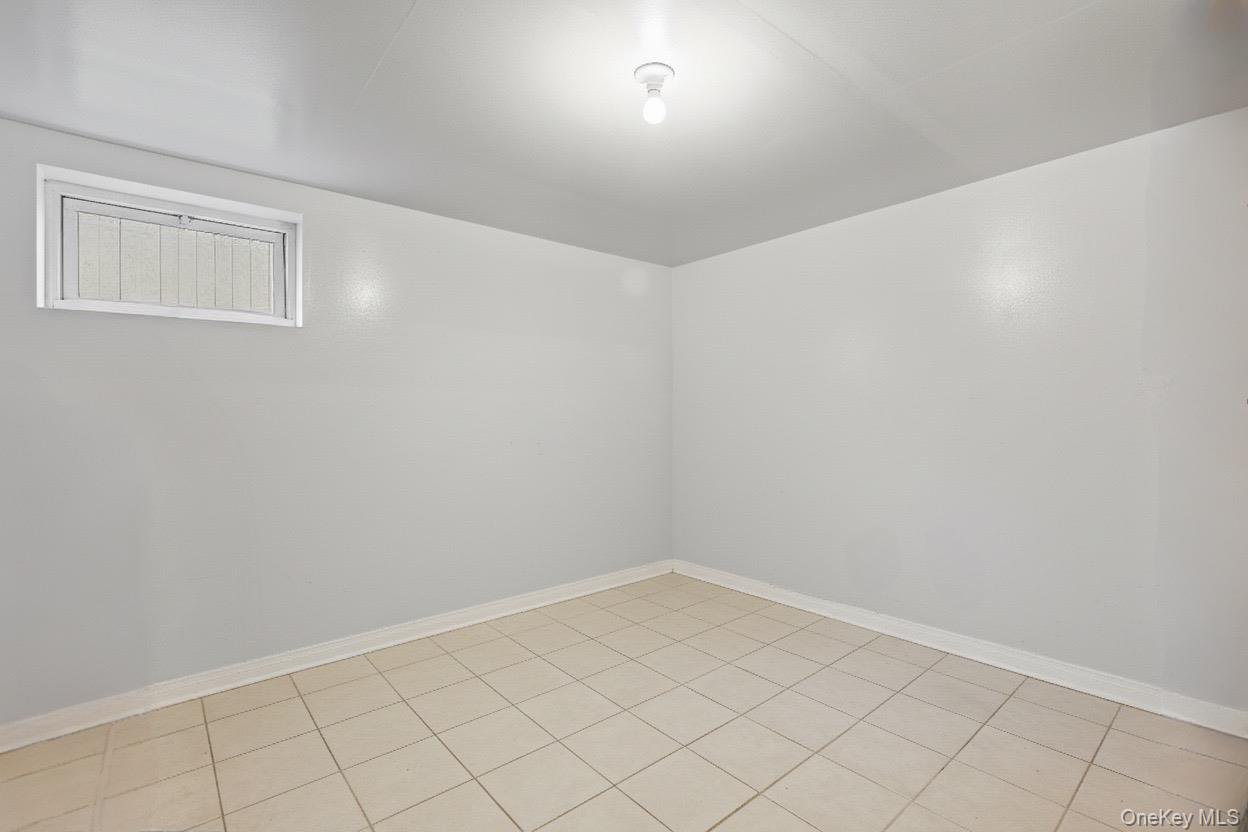 18 halsey Street, Freeport, NY 11520