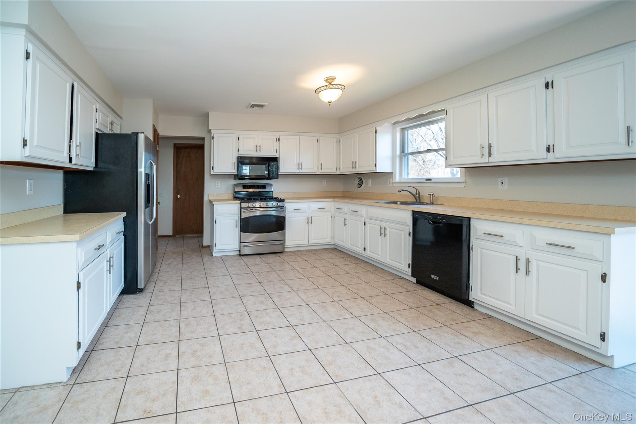 62 Walter Drive, Stony Point, NY 10980