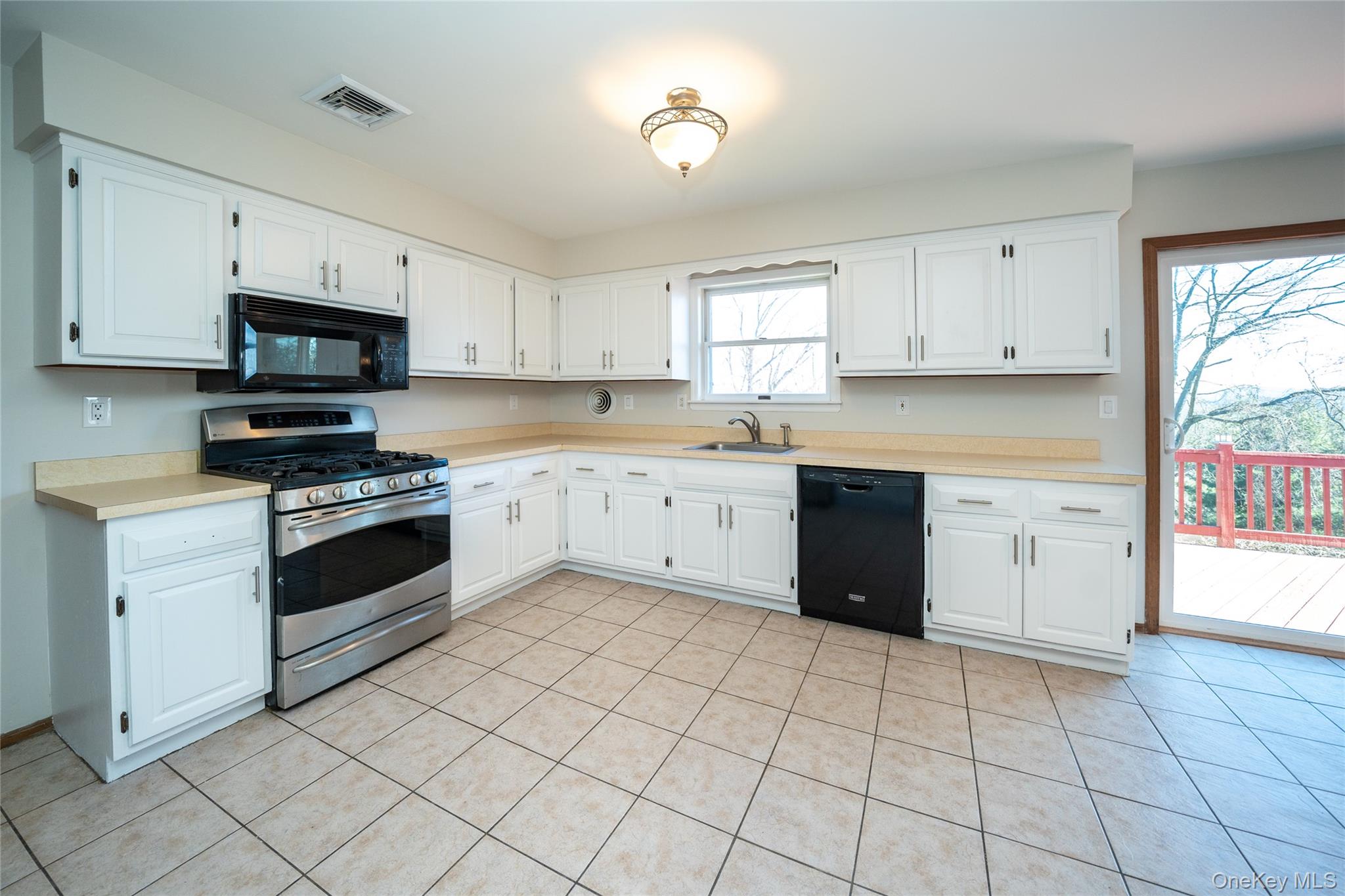 62 Walter Drive, Stony Point, NY 10980