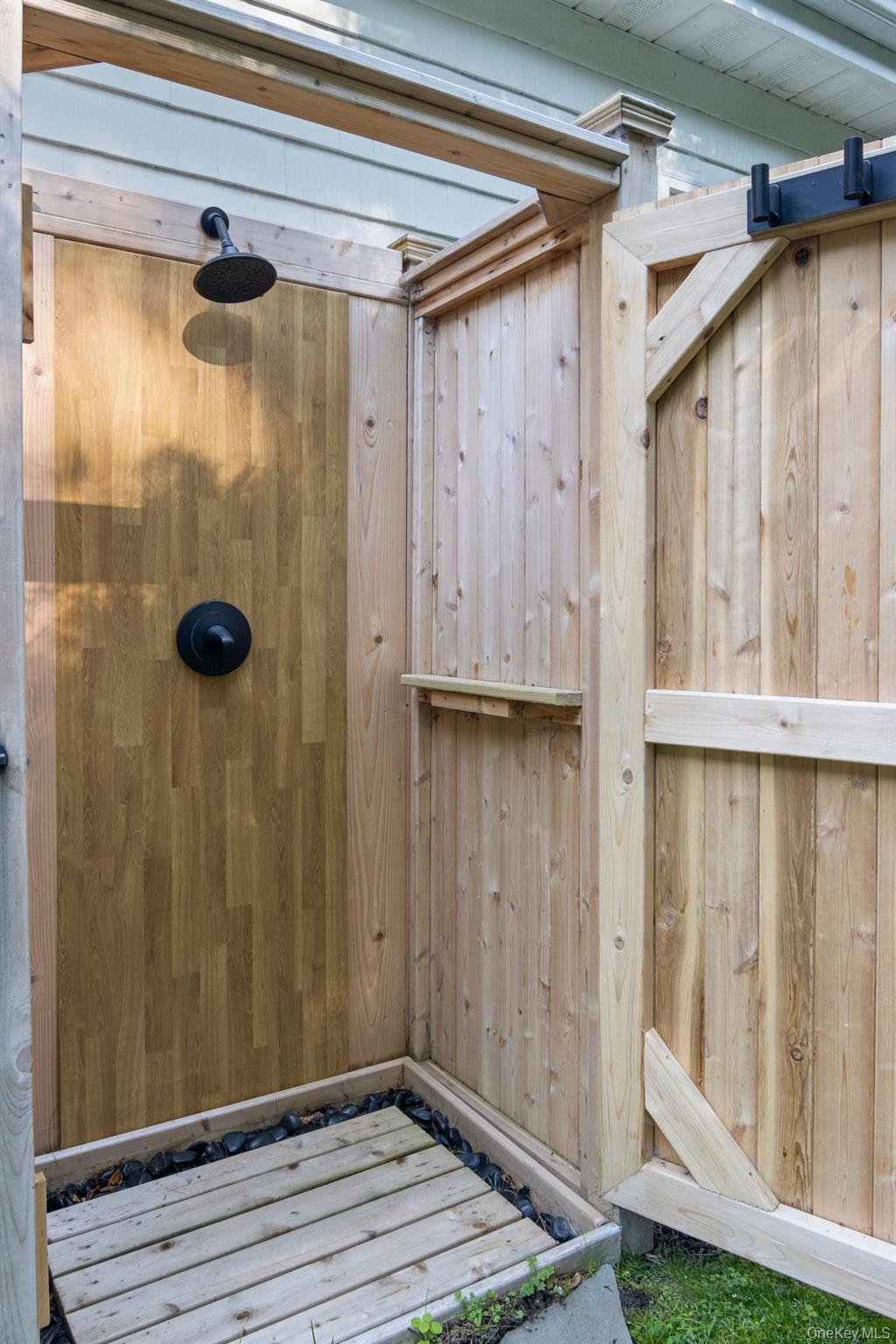 2421 Noyac Road, Sag Harbor, NY 11963