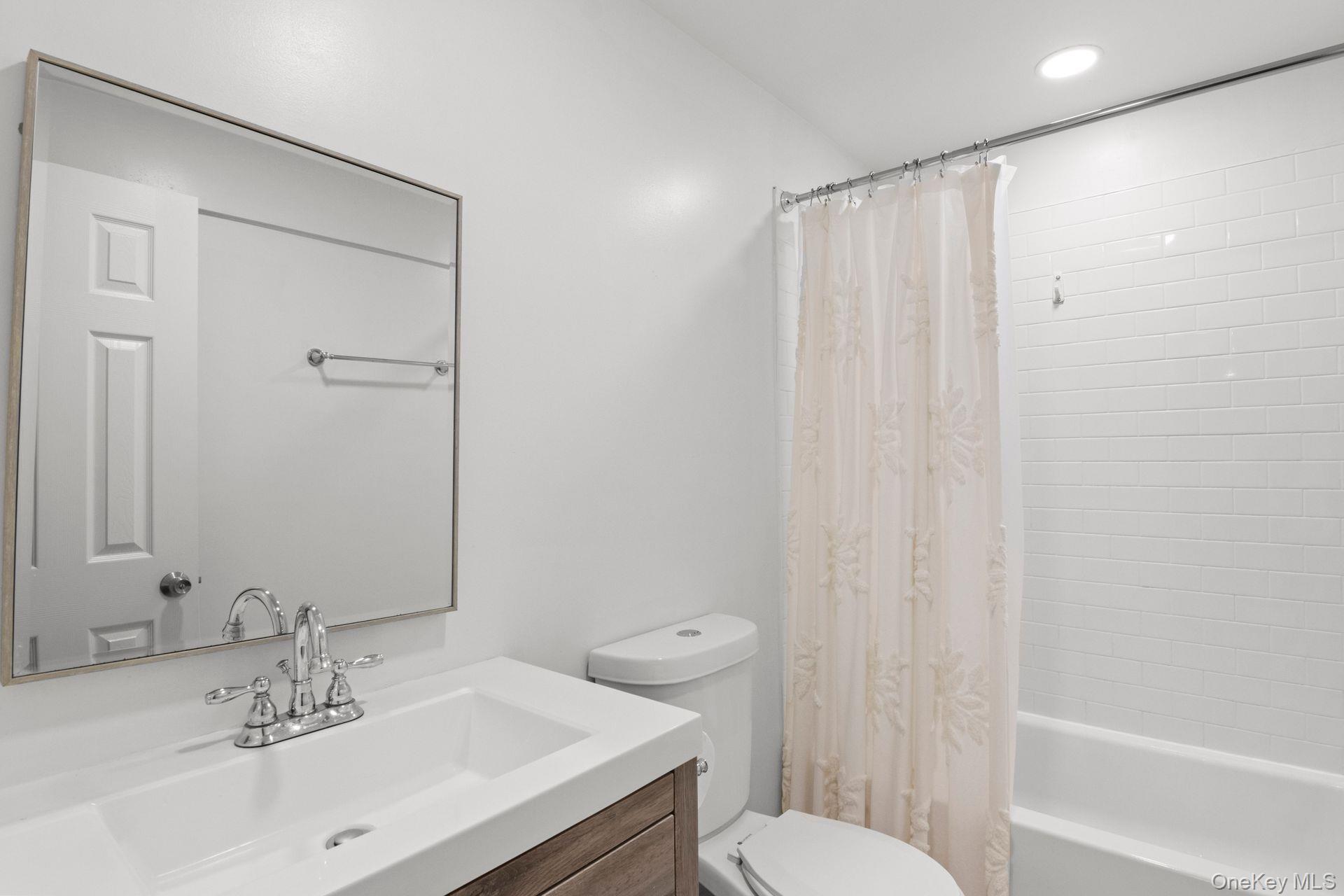 2421 Noyac Road, Sag Harbor, NY 11963