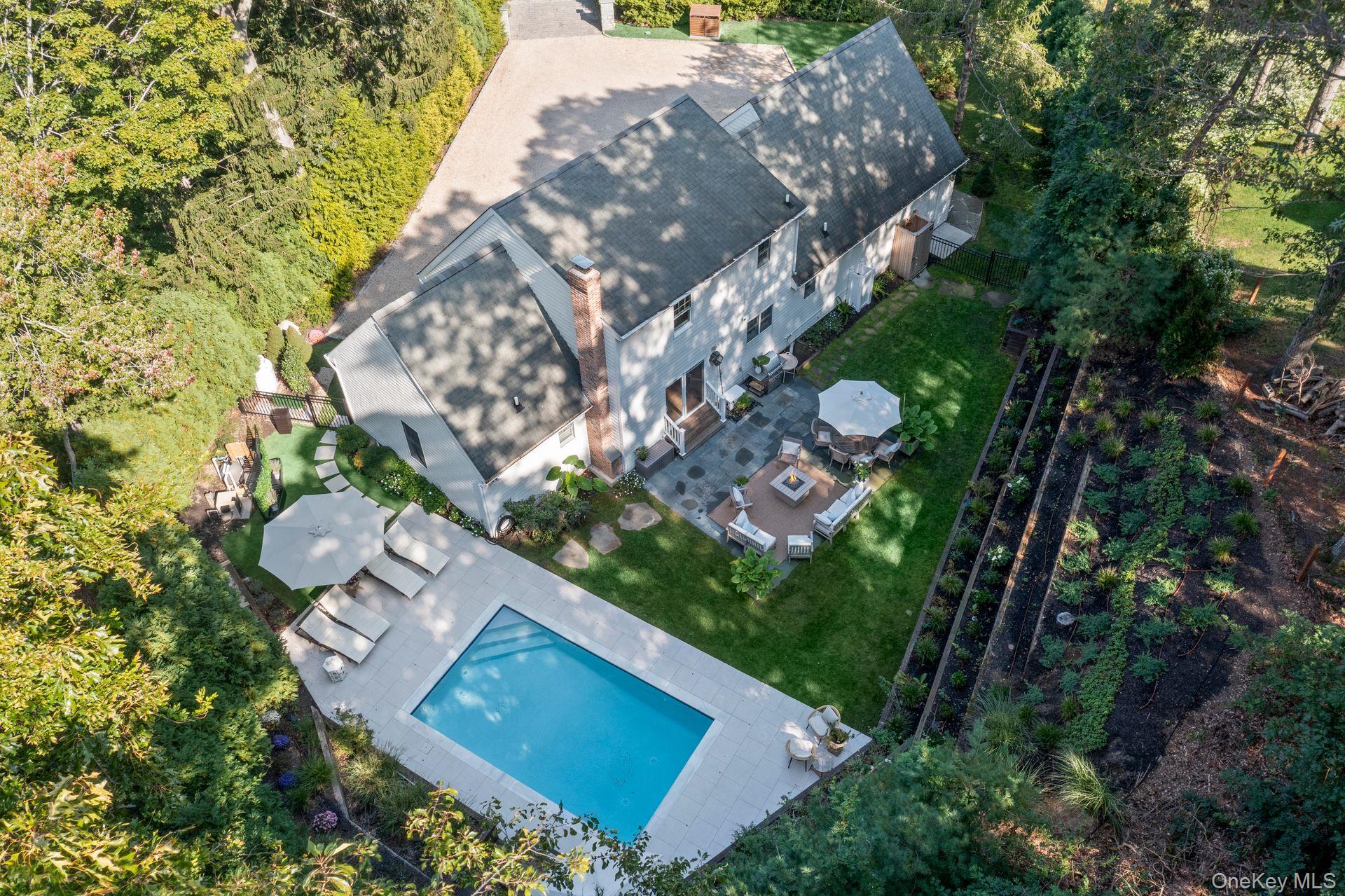 2421 Noyac Road, Sag Harbor, NY 11963