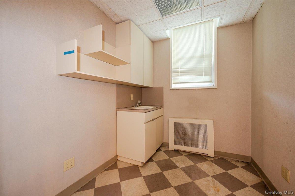 195 N Village Avenue # Suite 1, Rockville Centre, NY 11570