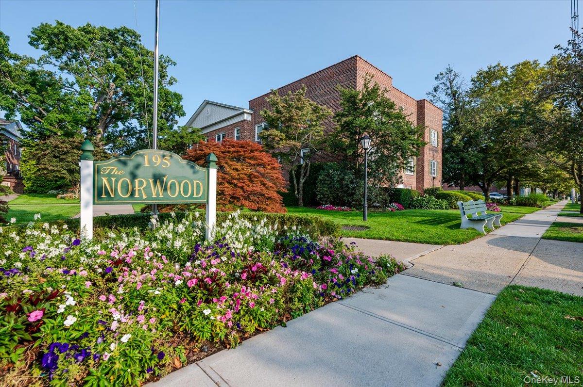 195 N Village Avenue # Suite 1, Rockville Centre, NY 11570