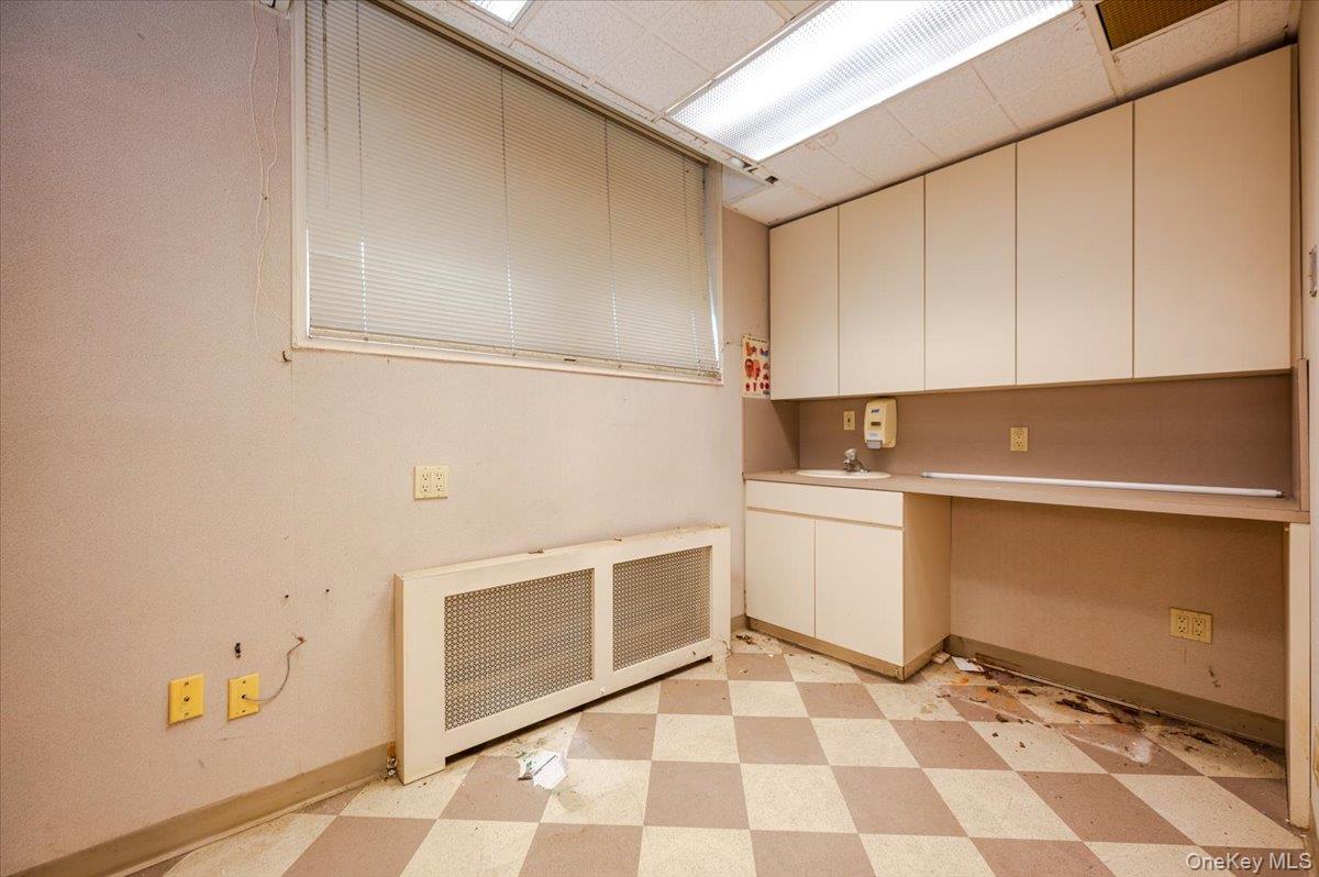 195 N Village Avenue # Suite 1, Rockville Centre, NY 11570